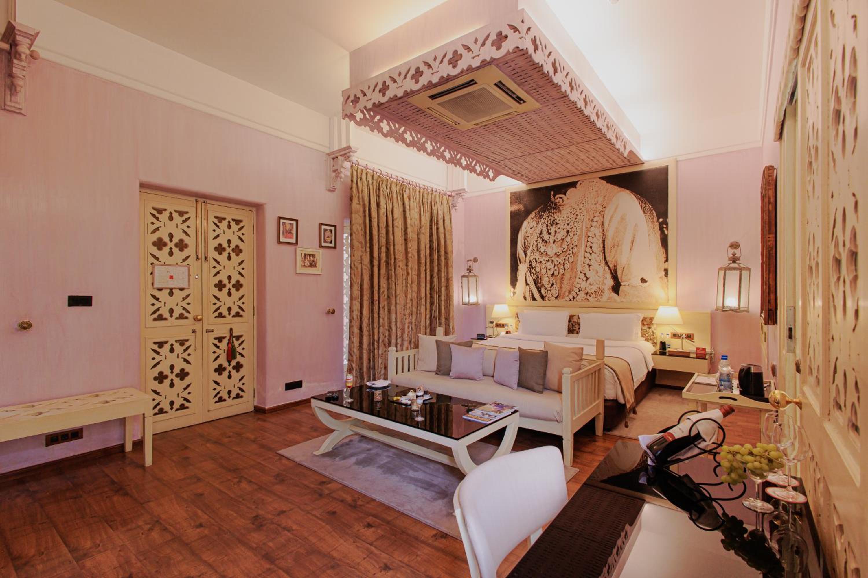 Double Room with Pool View - Photo 5