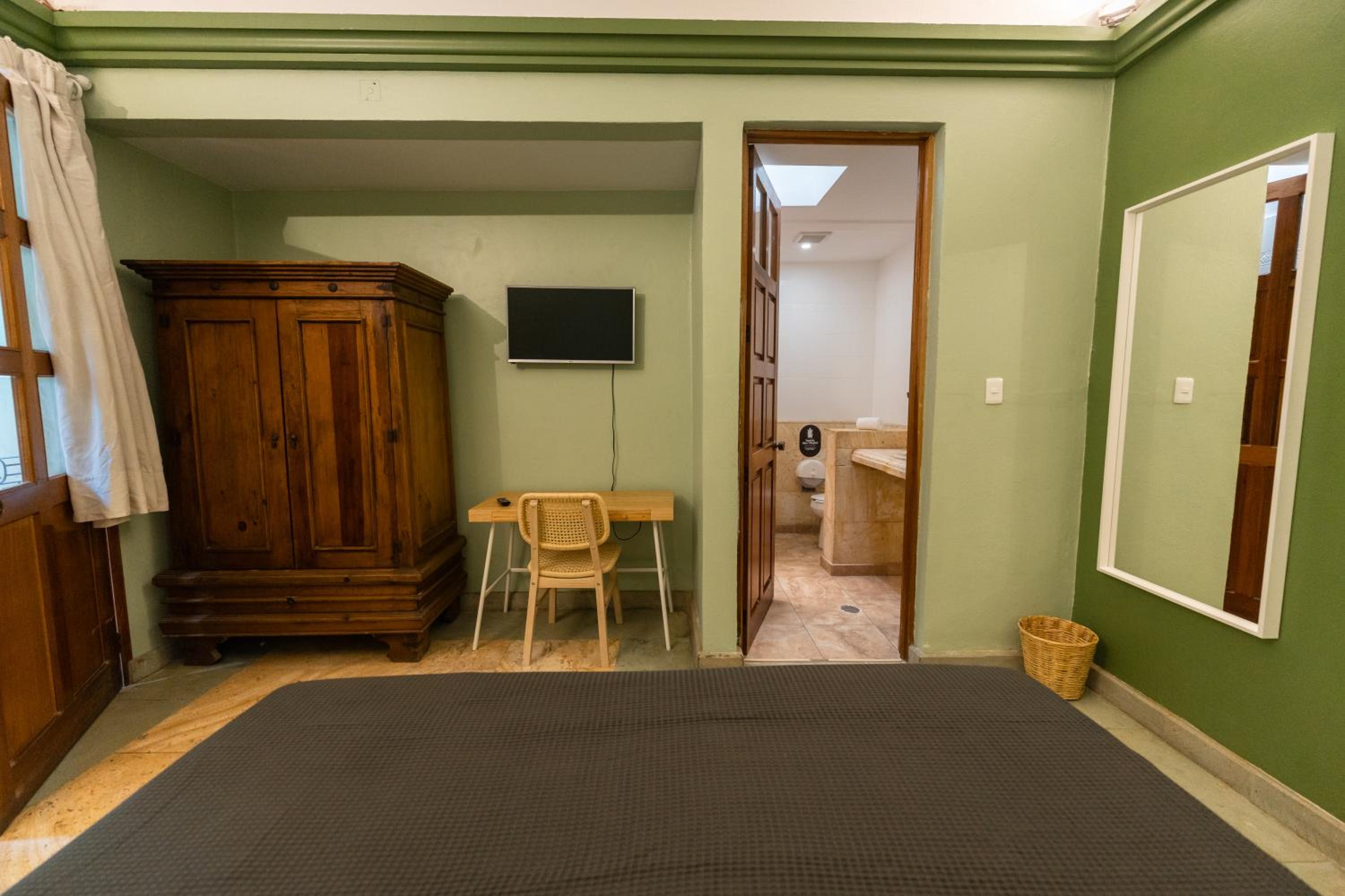 Deluxe Double Room - Photo 3