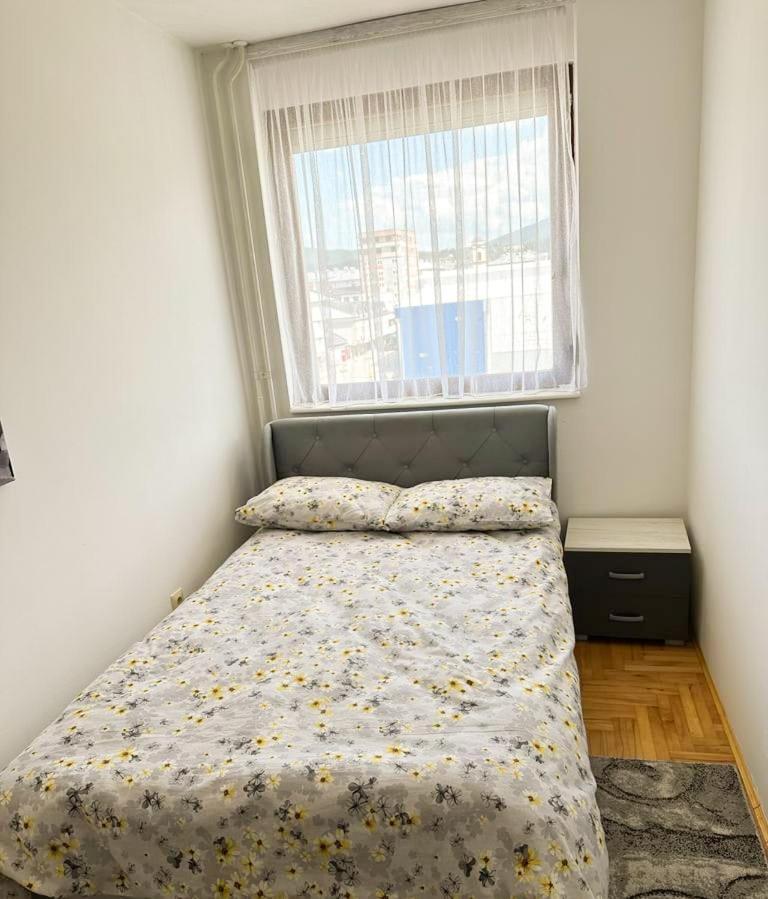 One-Bedroom Apartment photo 3