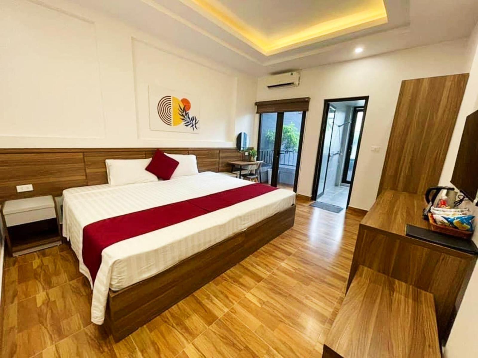 Deluxe Double or Twin Room with Balcony - Photo 1