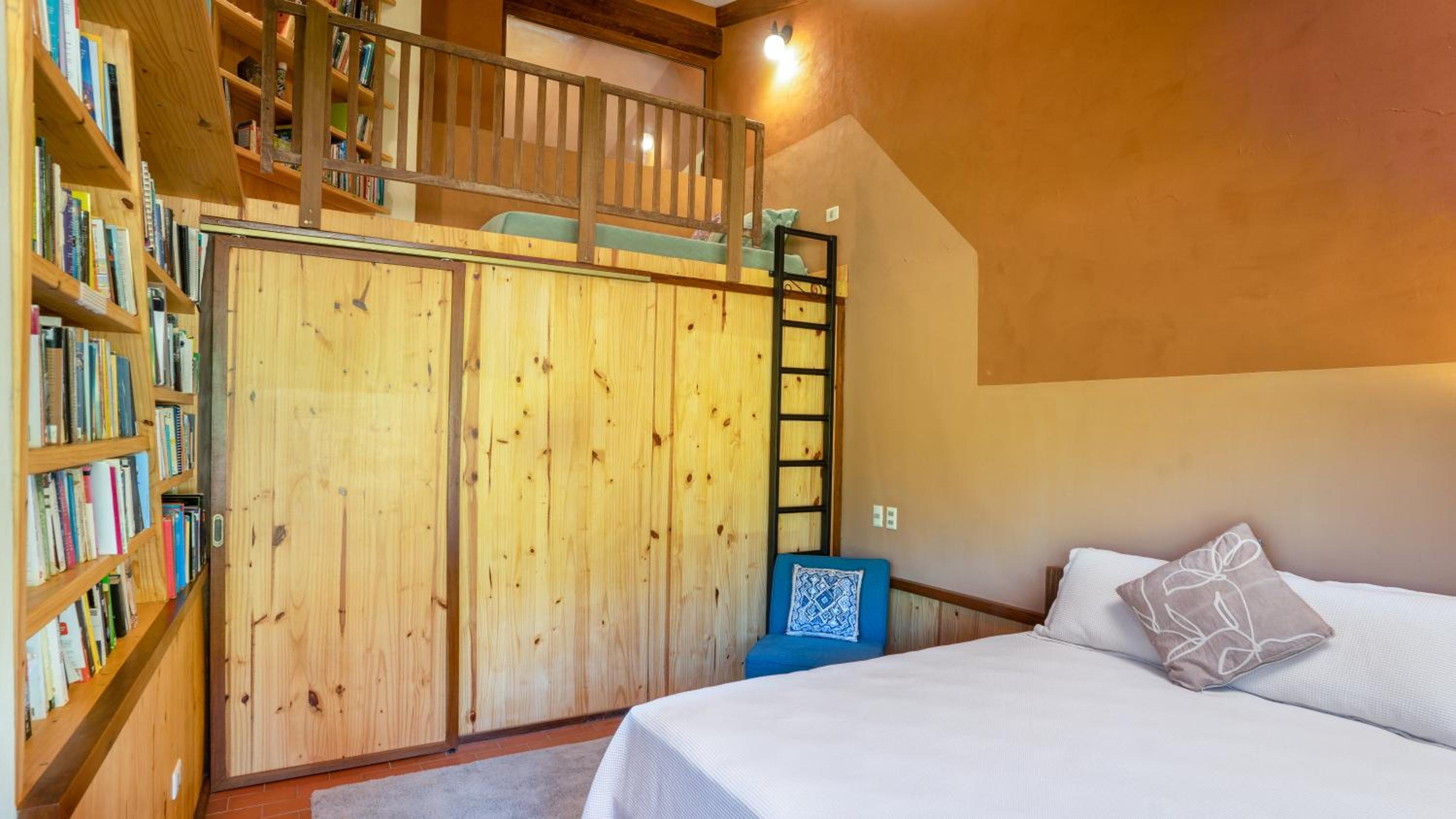 Basic Triple Room with Shared Bathroom photo 3