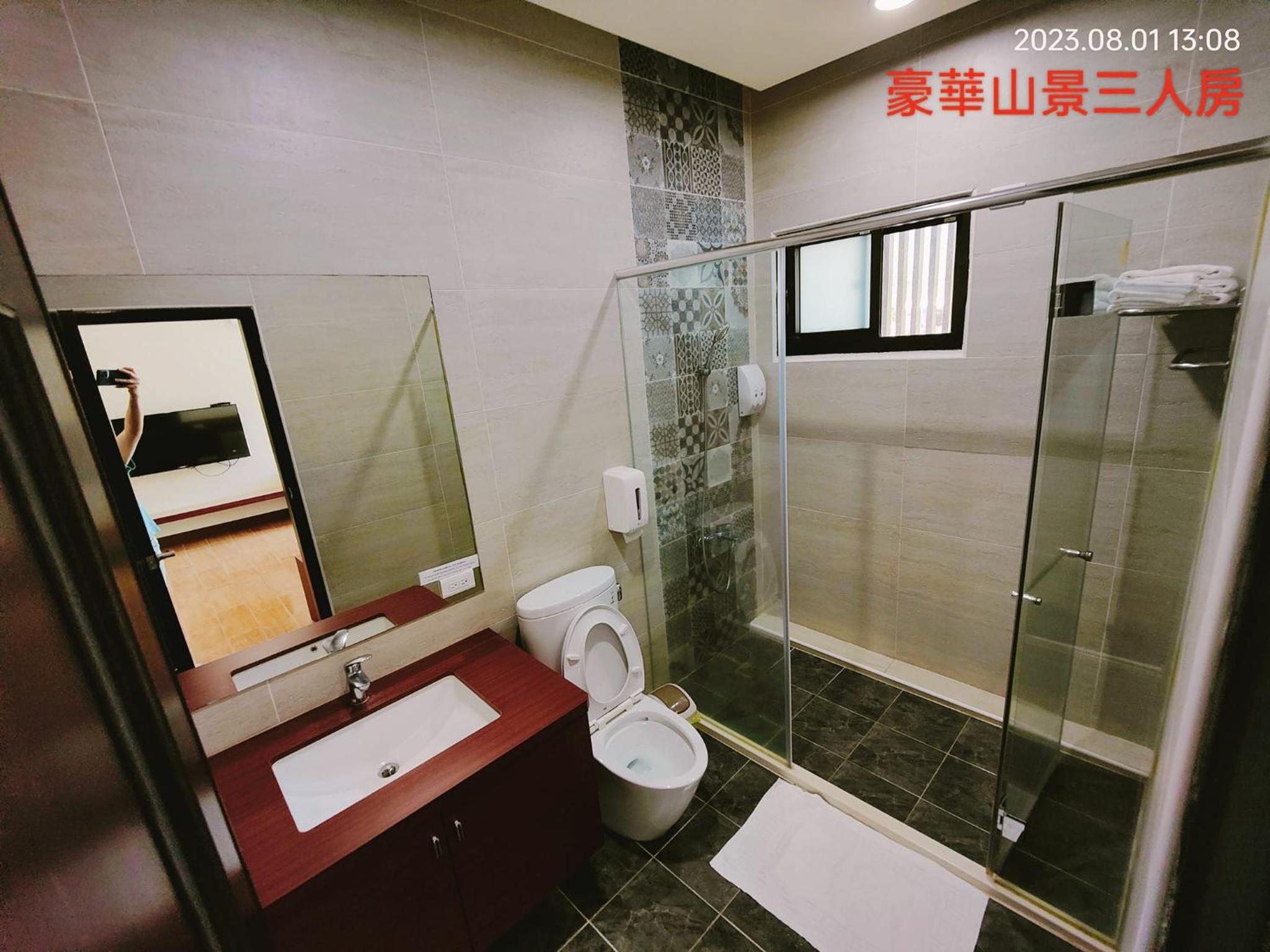 Deluxe Triple Room photo 3