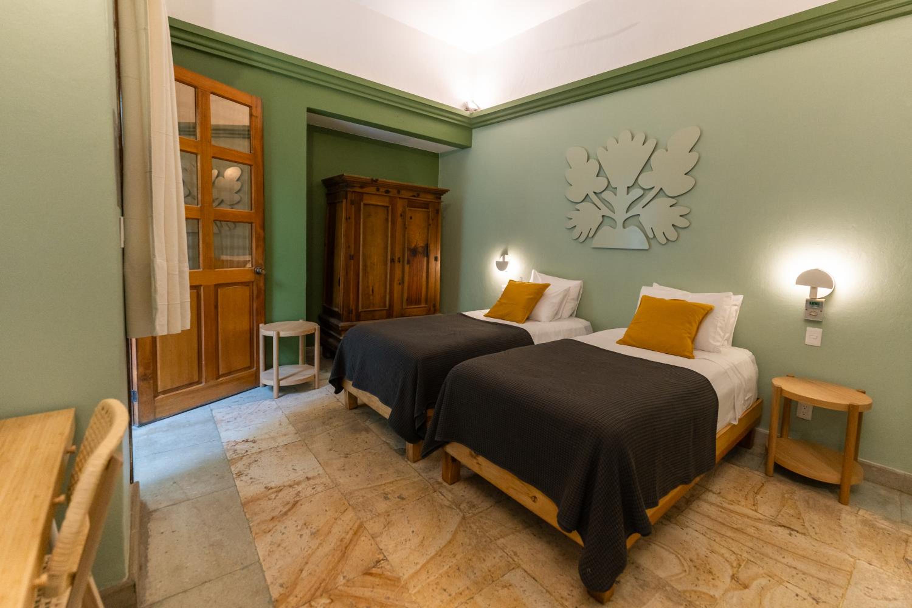Deluxe Twin Room - Photo 1