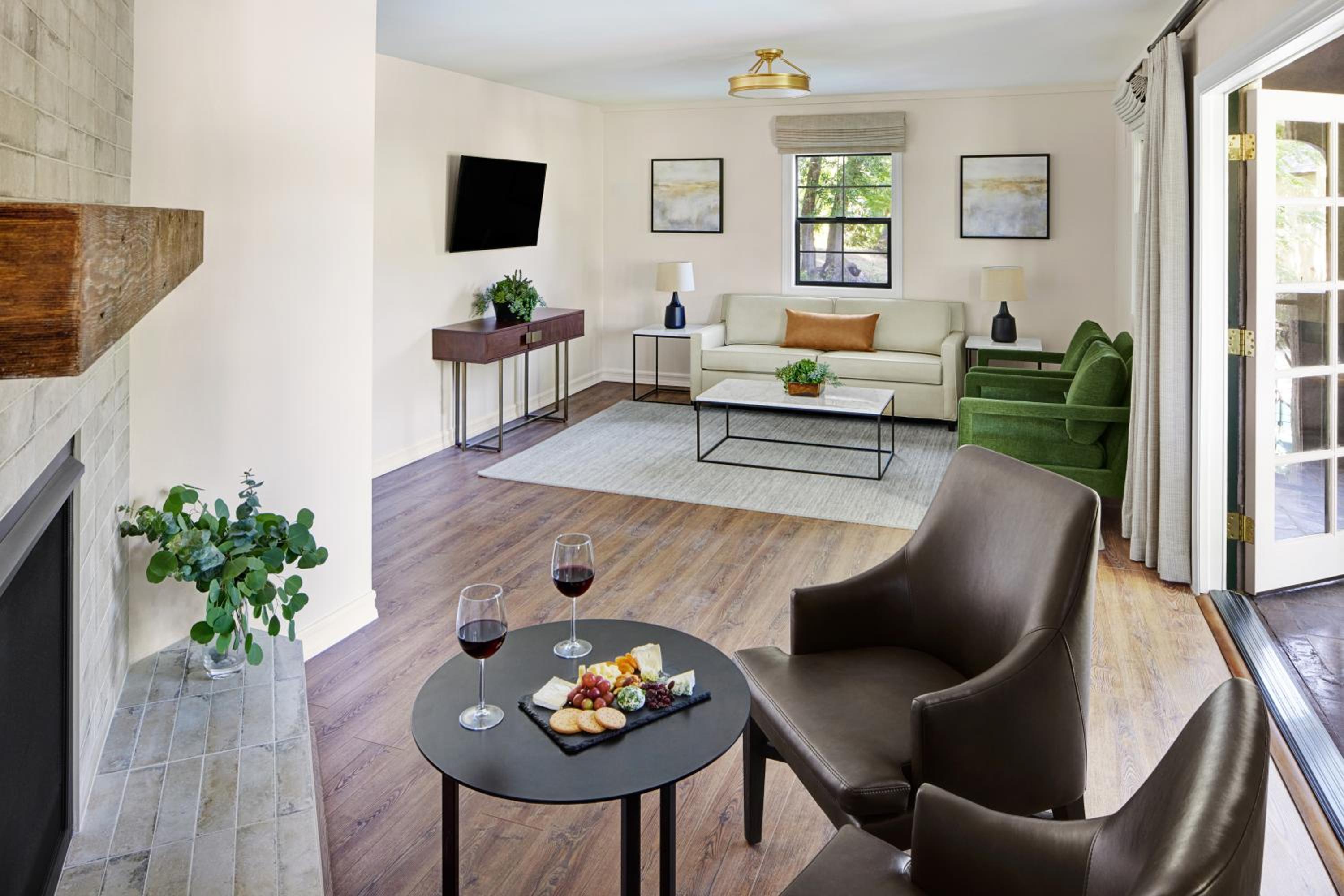 Tuscany Suite - Photo 5