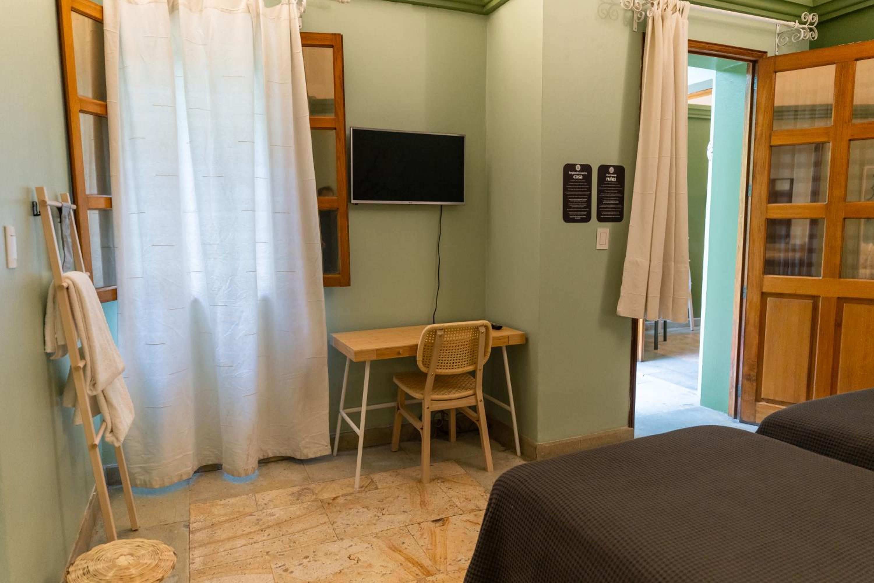 Deluxe Twin Room - Photo 3