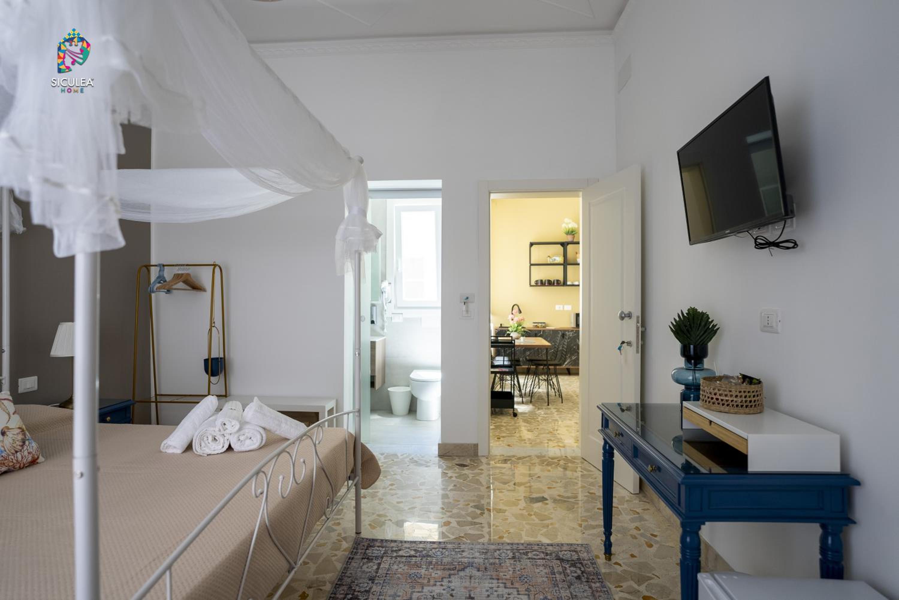 Double Room with Private Bathroom photo 3
