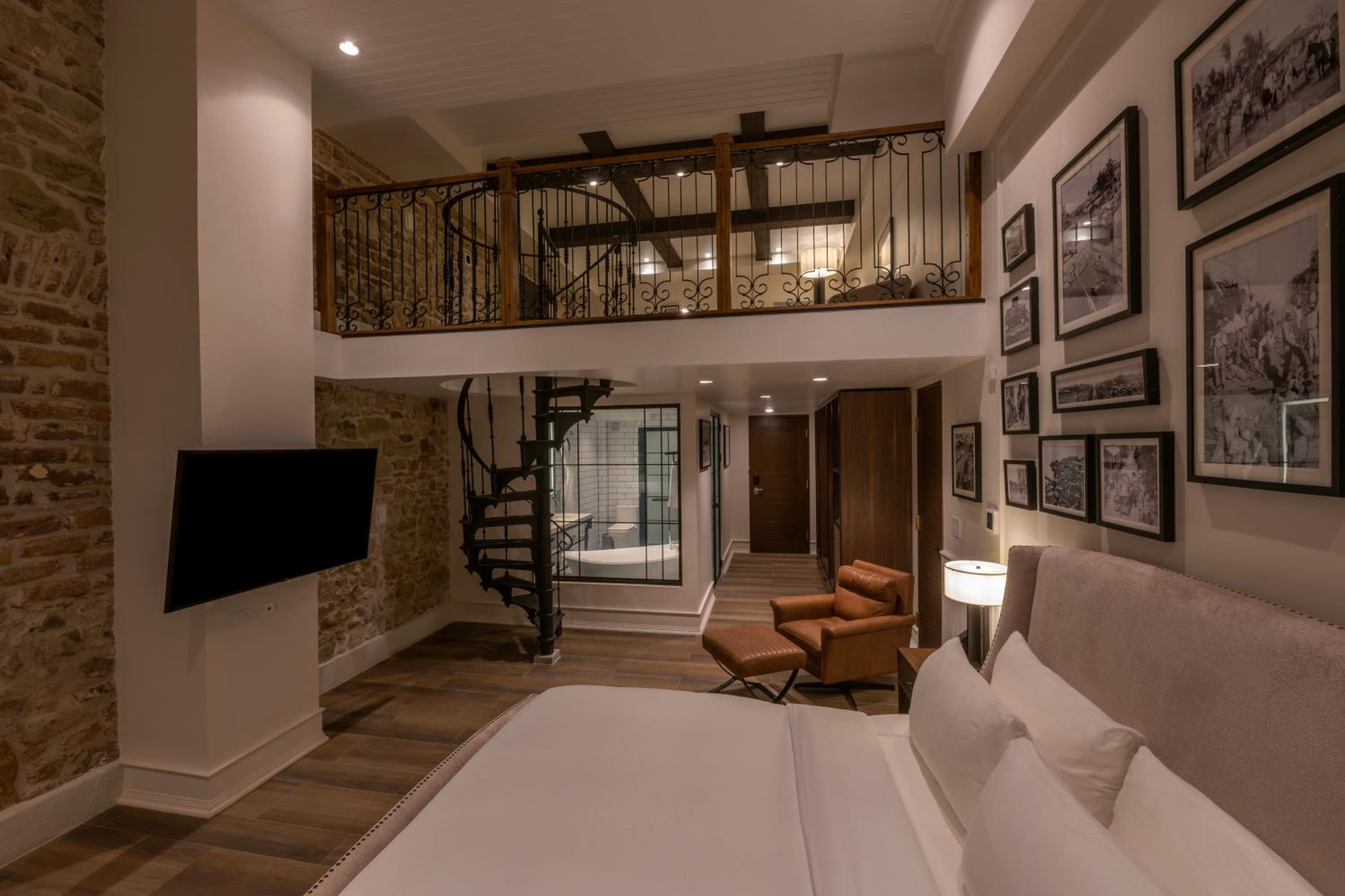 Loft Suite
