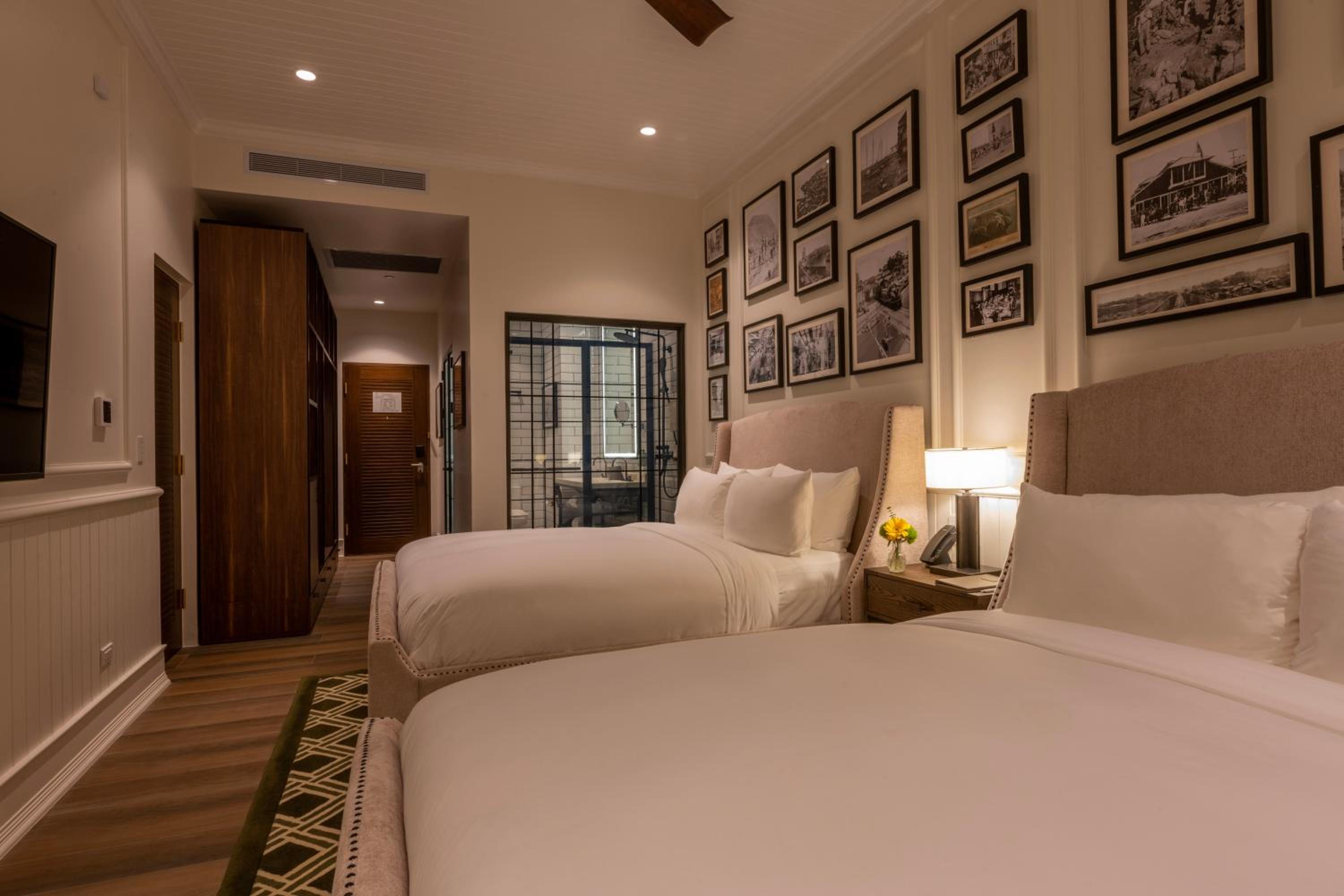 Queen Room with Two Queen Beds and Courtyard View