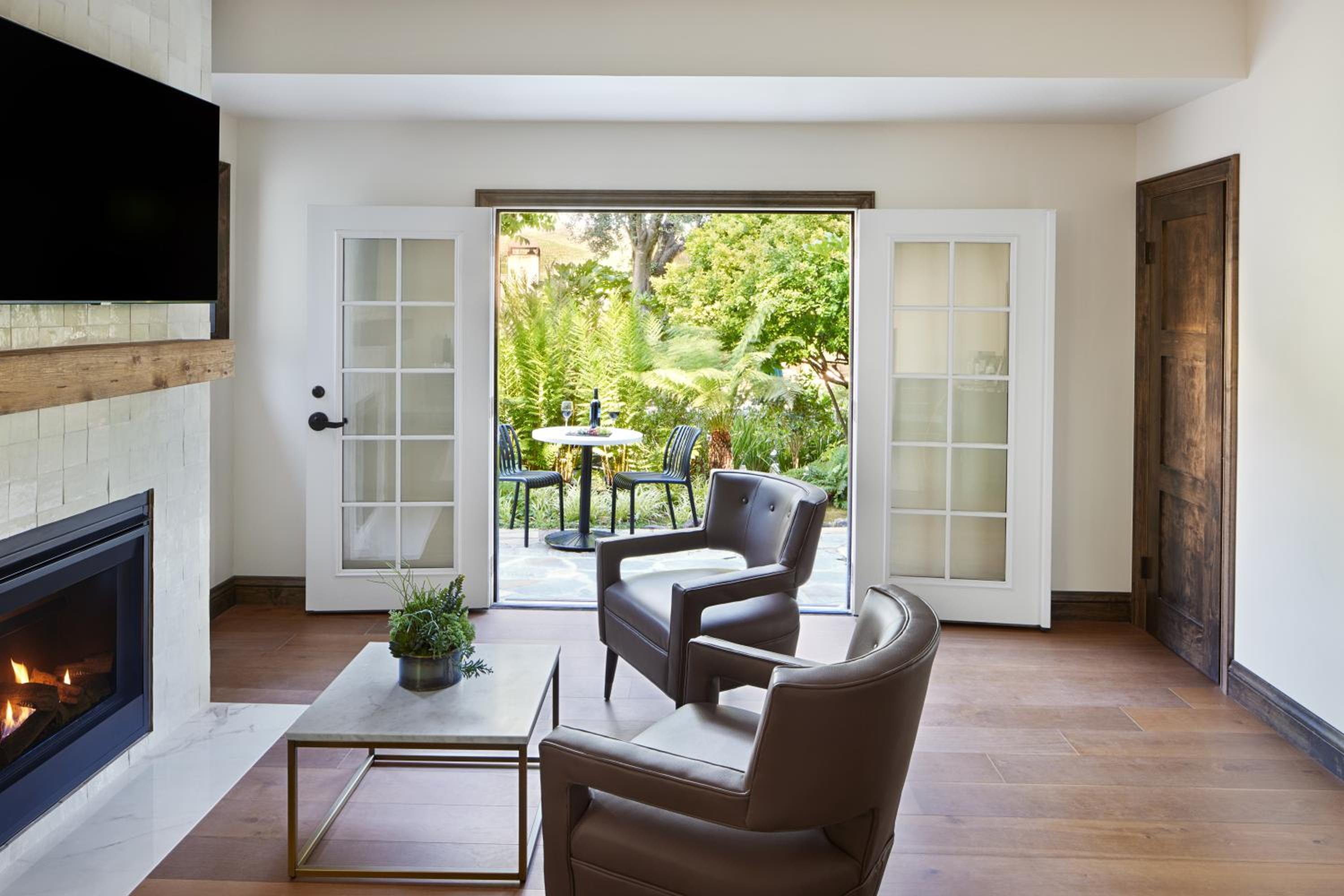 Garden King Room with Patio - Photo 2