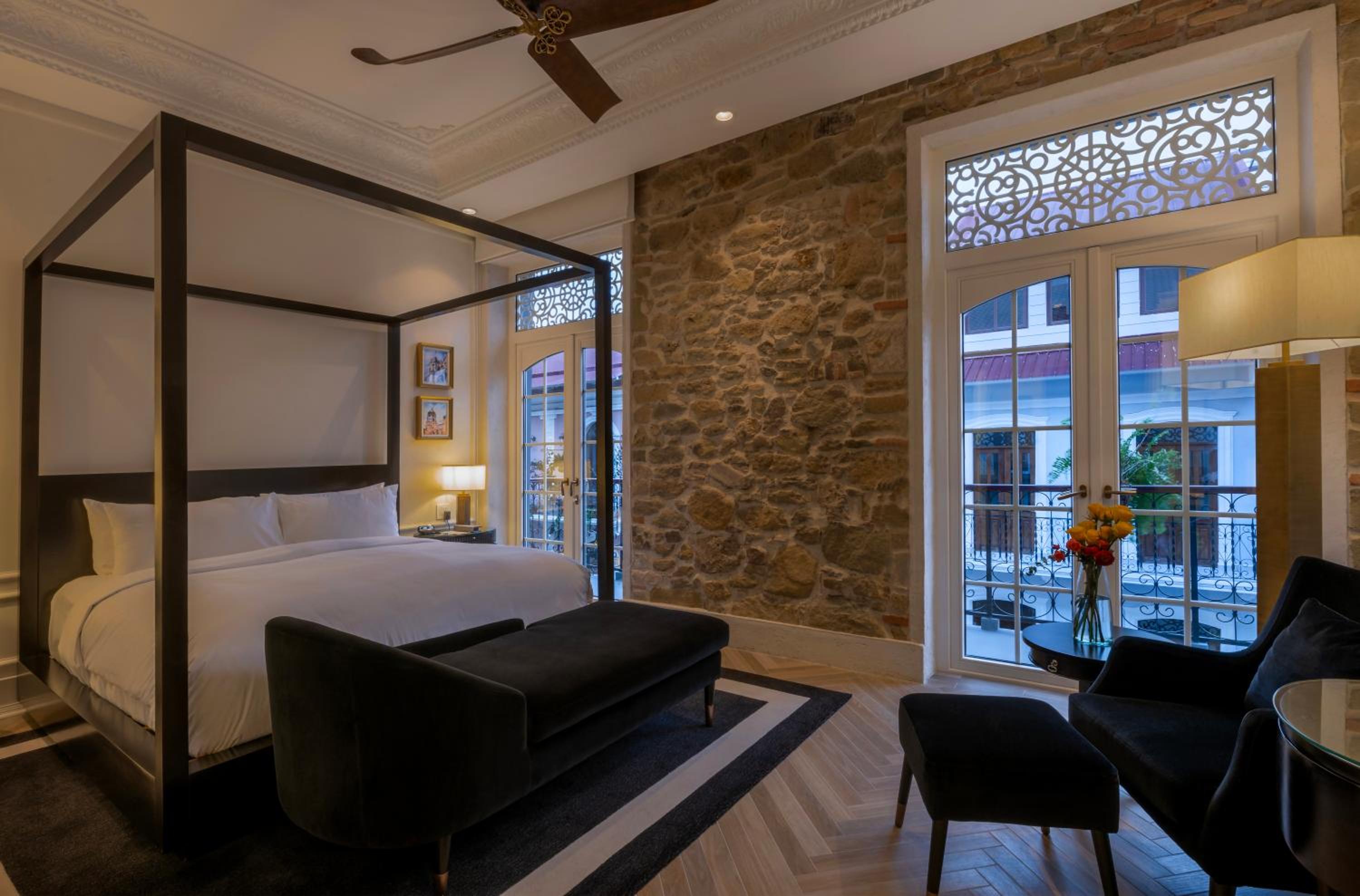 Queen Room with View