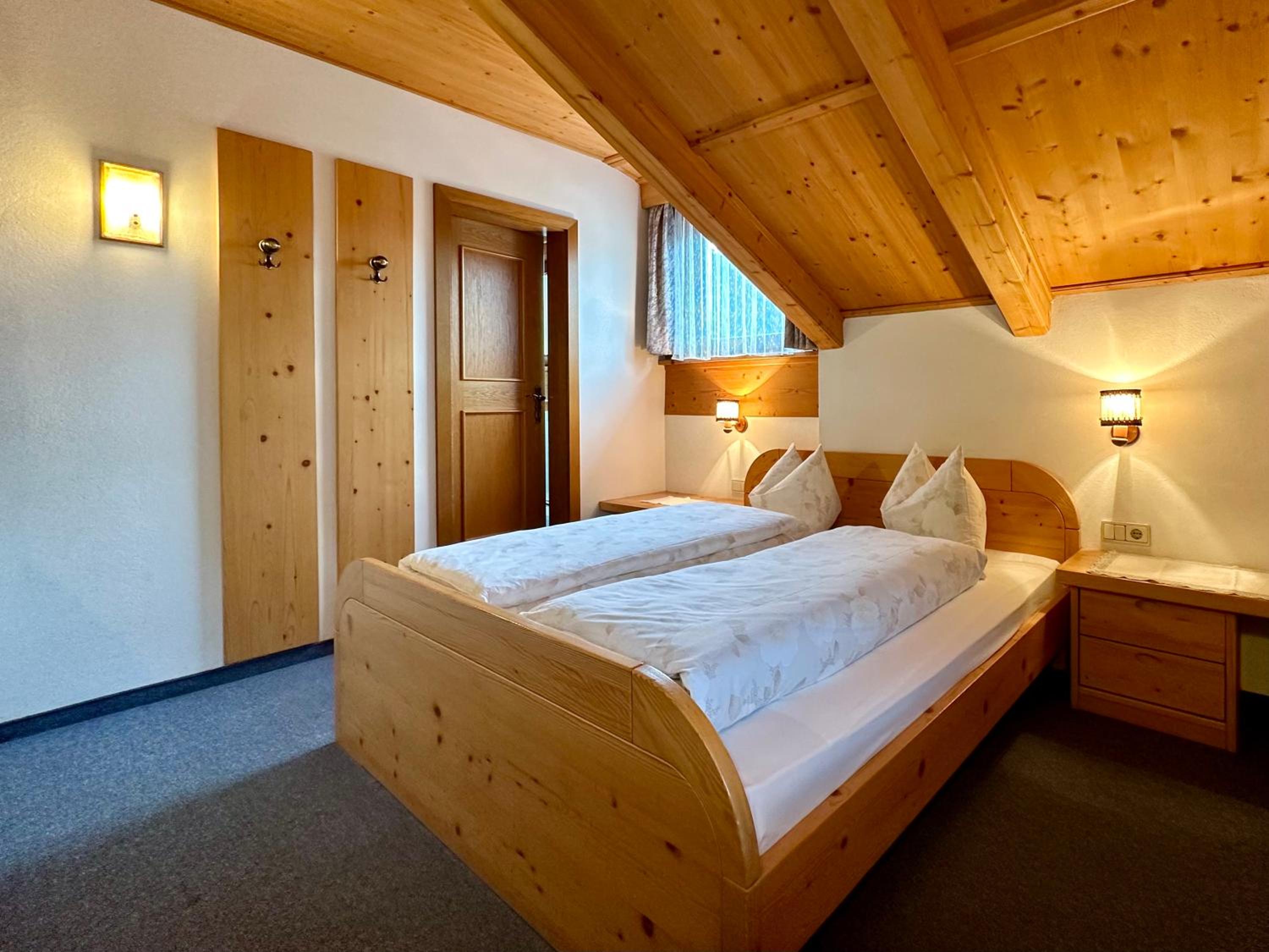 Economy Double Room photo 1