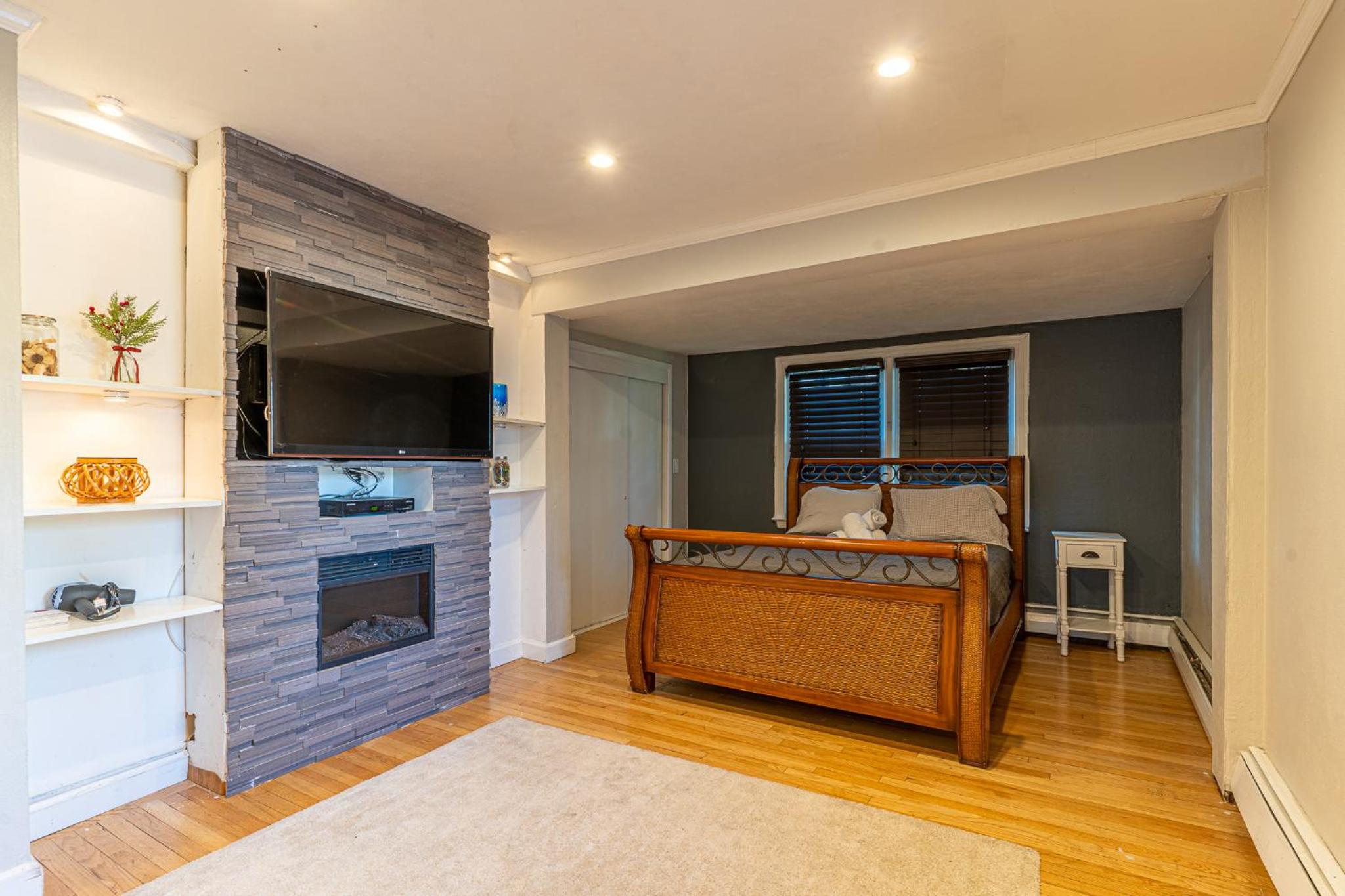 One-Bedroom Apartment photo 2