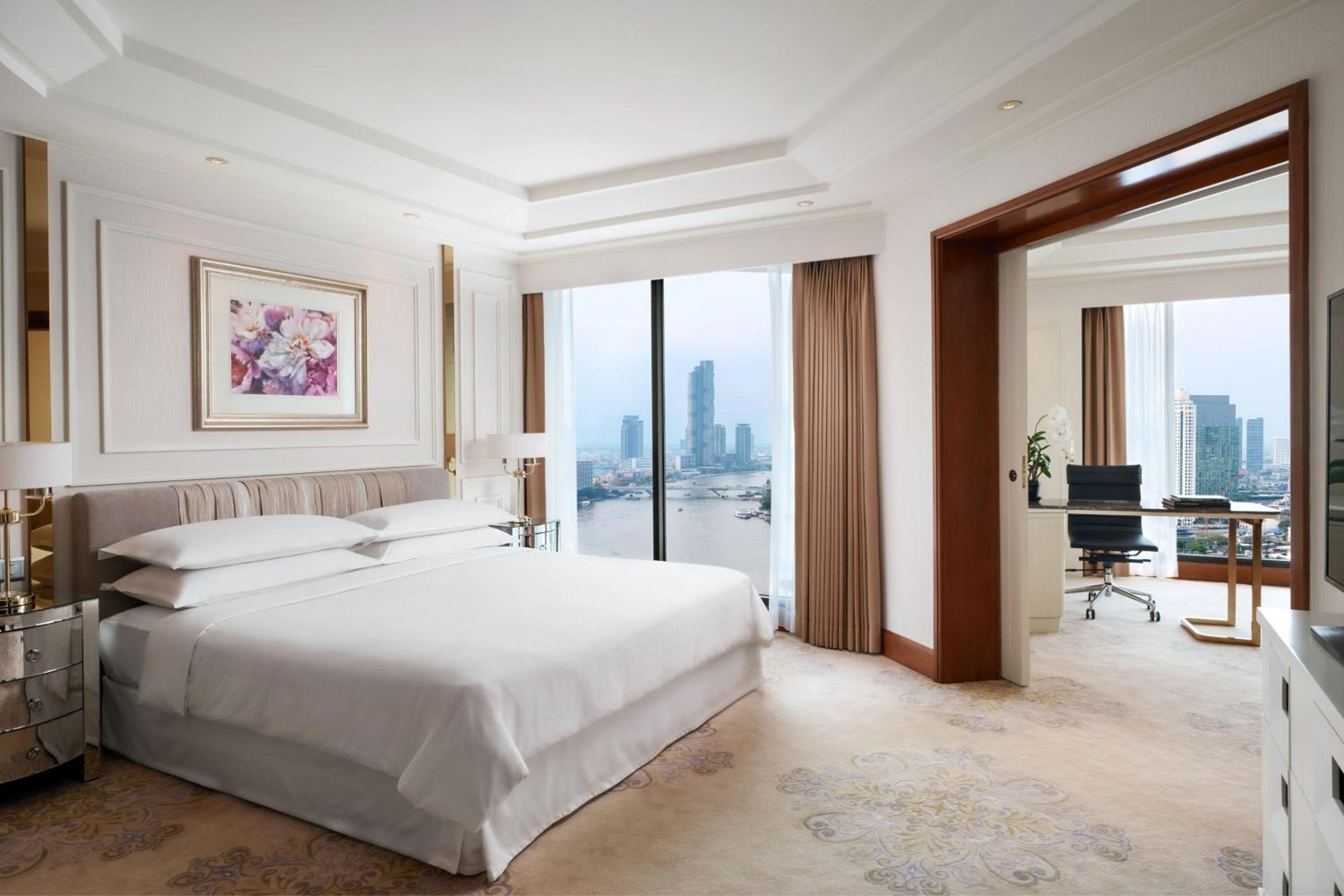 Two-Bedroom Preseidential Suite with River View - Club Lounge Access