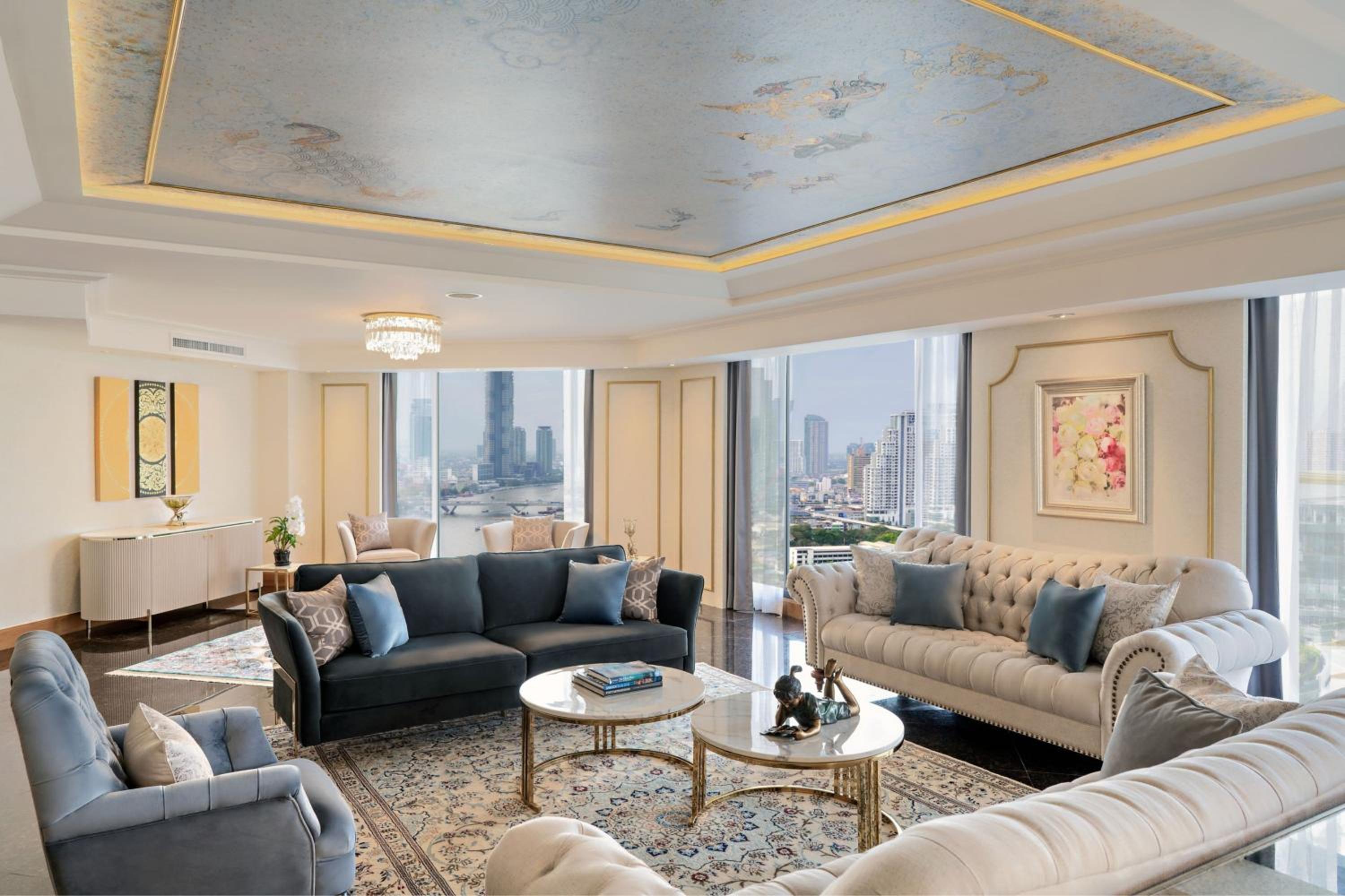 Two-Bedroom Preseidential Suite with River View - Club Lounge Access