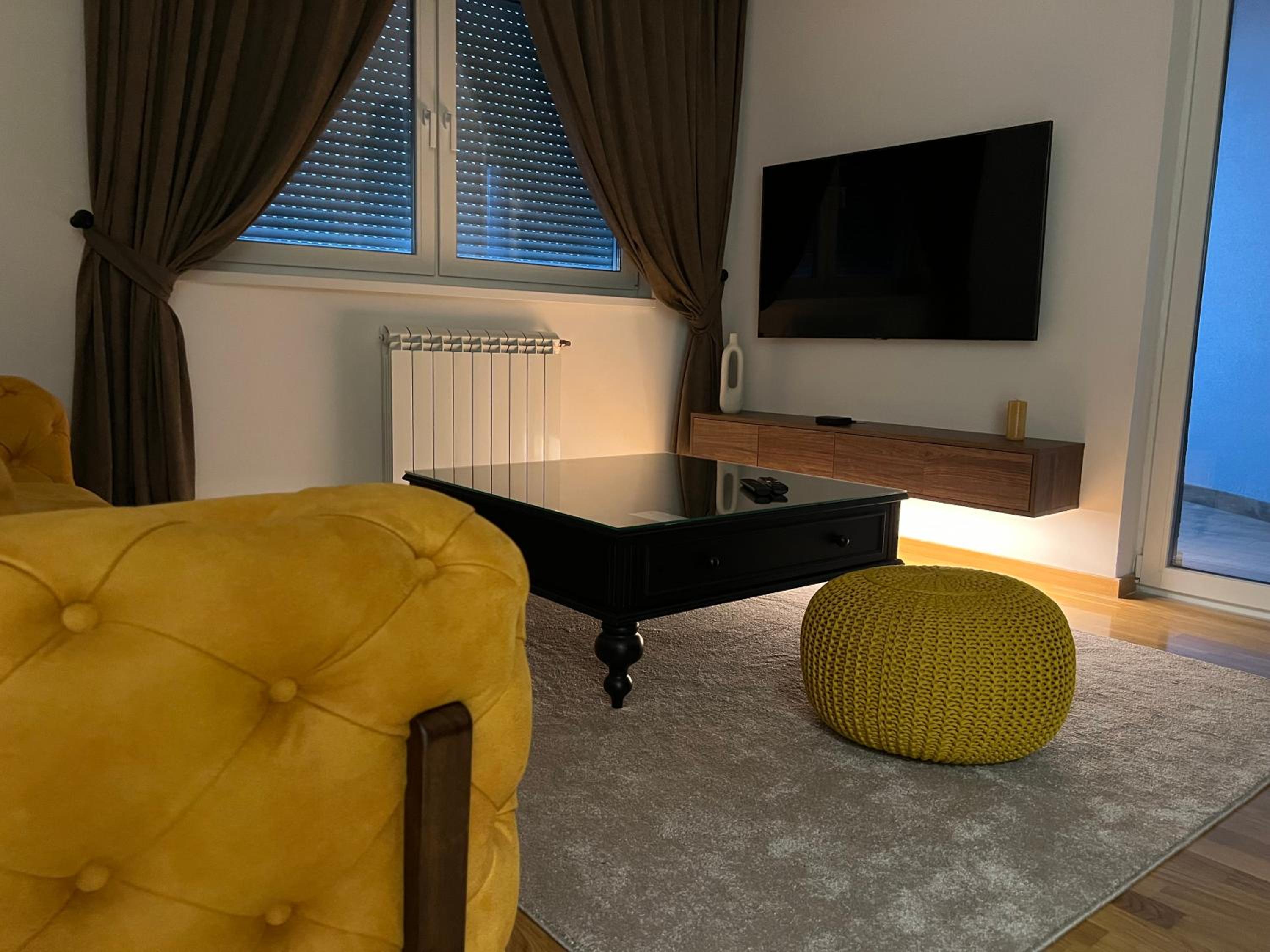 One-Bedroom Apartment photo 1