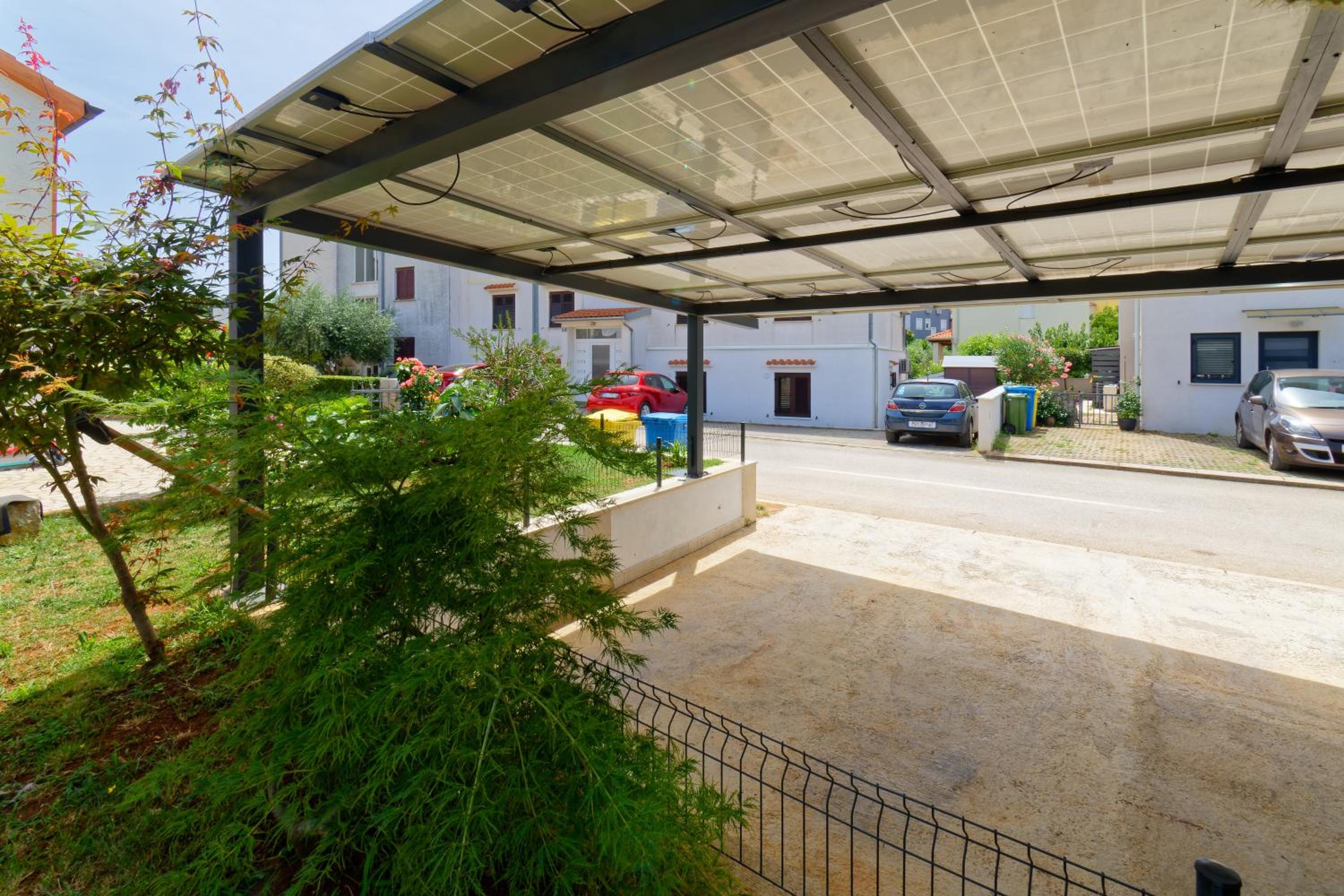 One Bedroom Apartment with Balcony photo 2