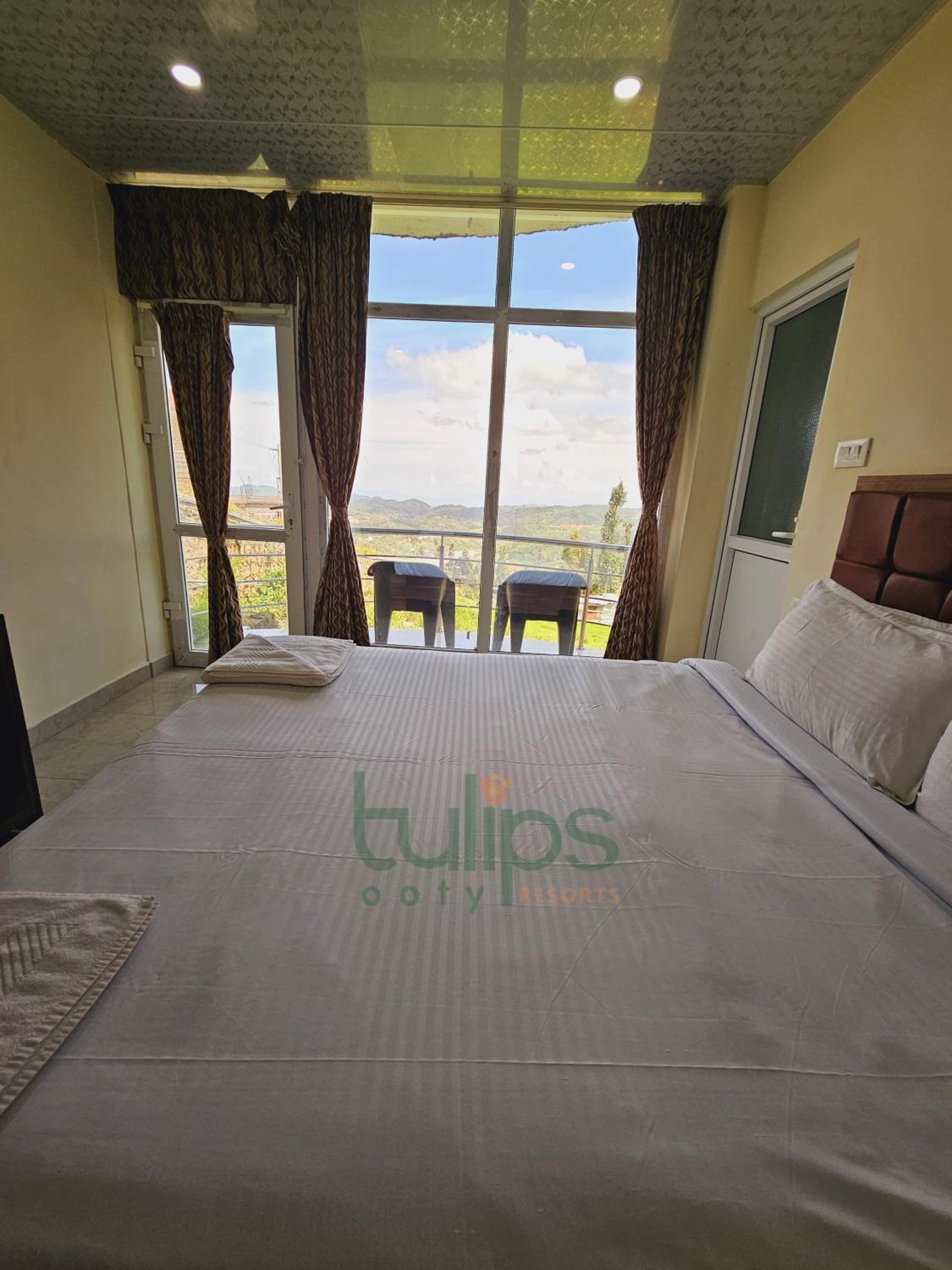 Suite With Balcony - Photo 11
