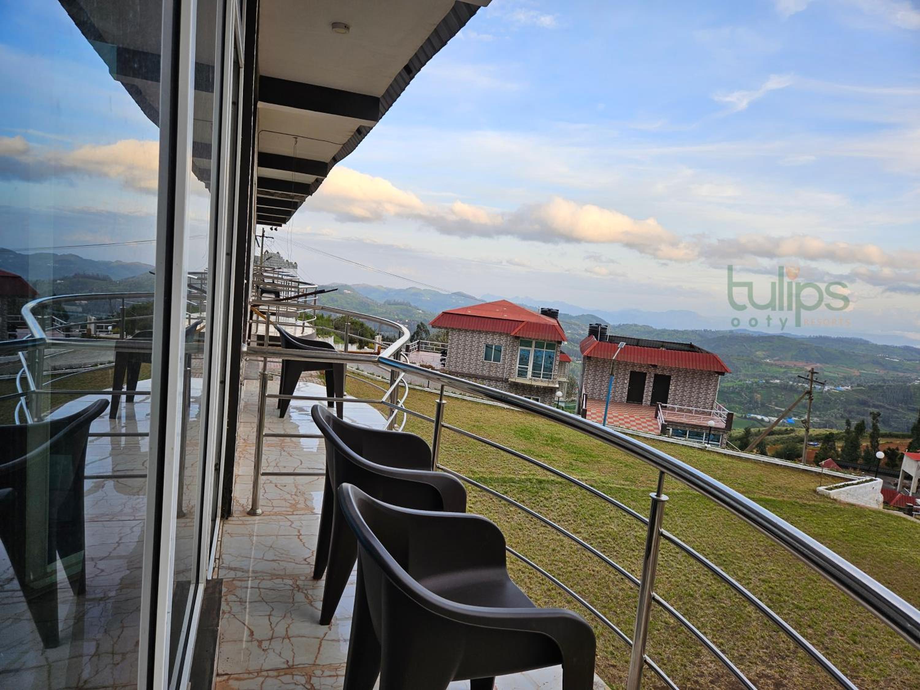 Suite With Balcony - Photo 9