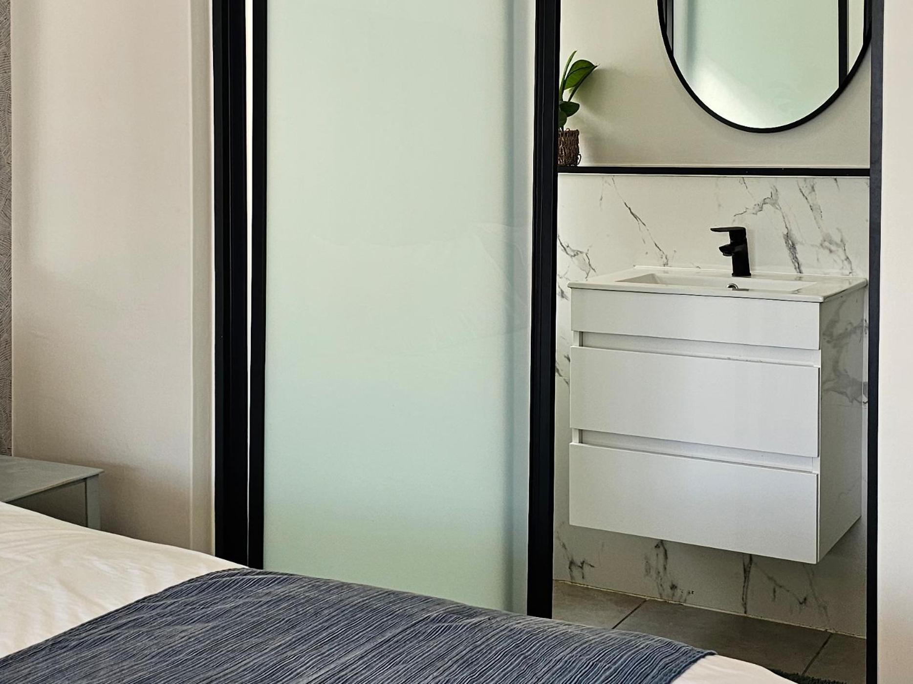 One-Bedroom Apartment - Photo 8