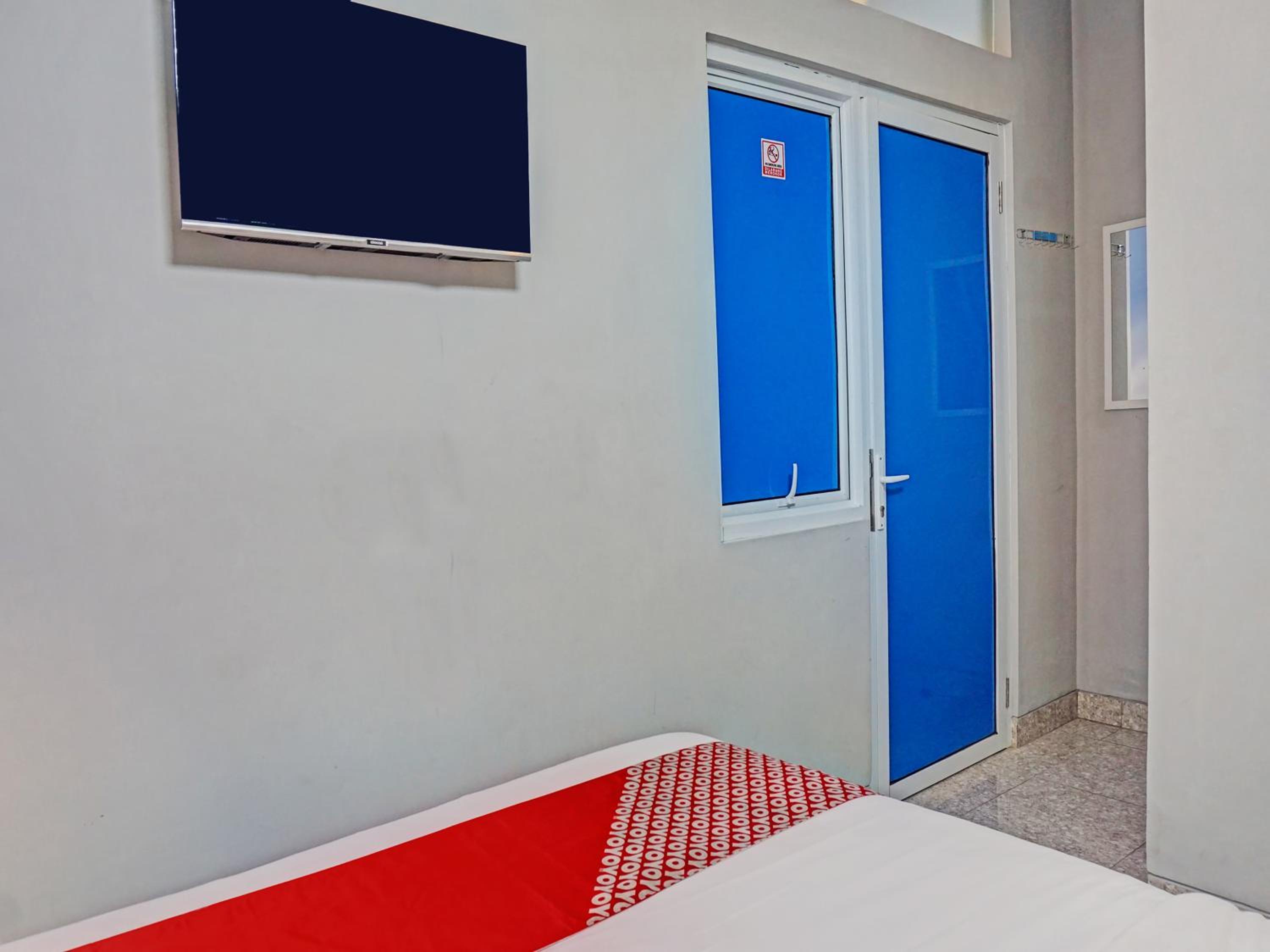Deluxe Double Room - Photo 12