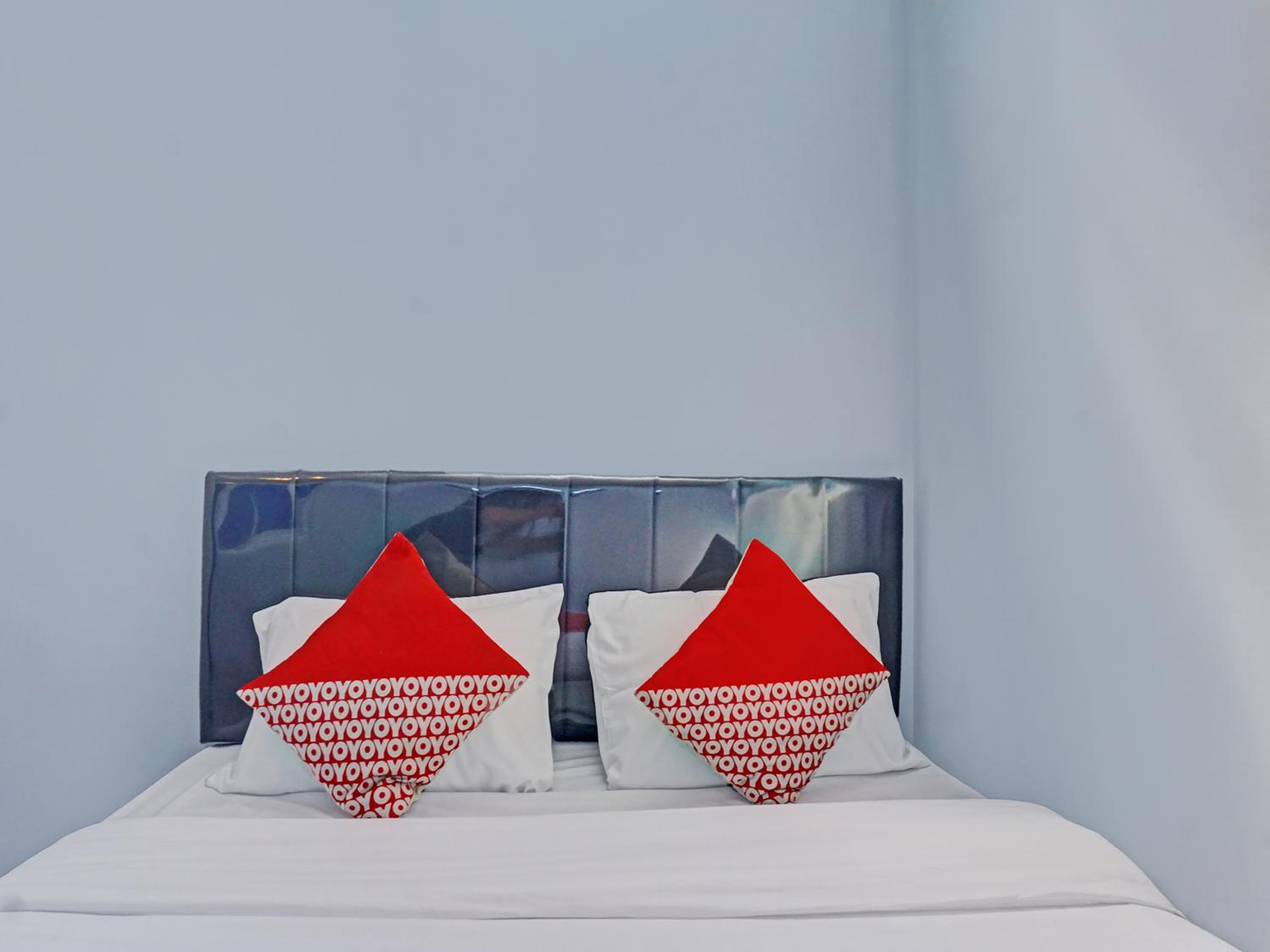 Deluxe Double Room - Photo 11
