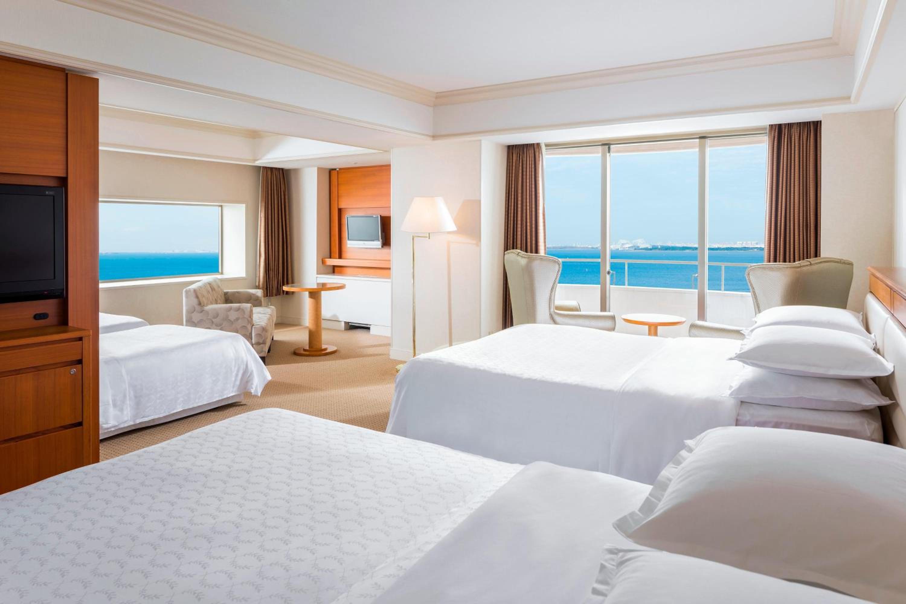Family Premium Room 5 Beds - Photo 8