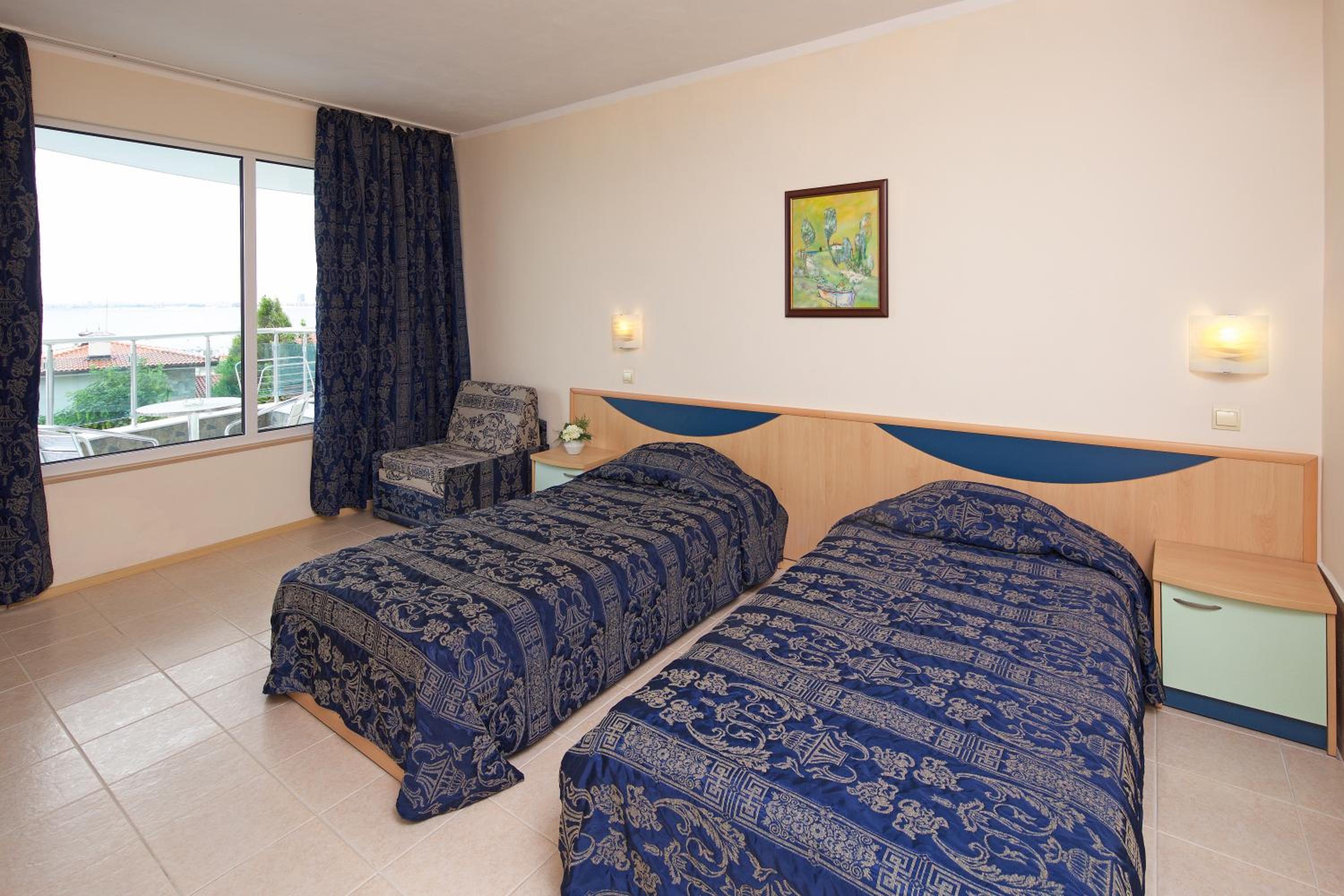 Double or Twin Room with Balcony photo 2