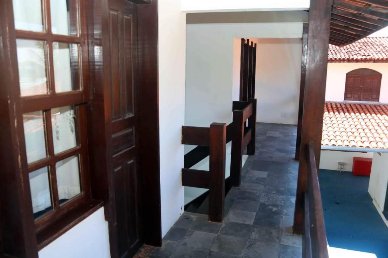 Eight-Bedroom House photo 3