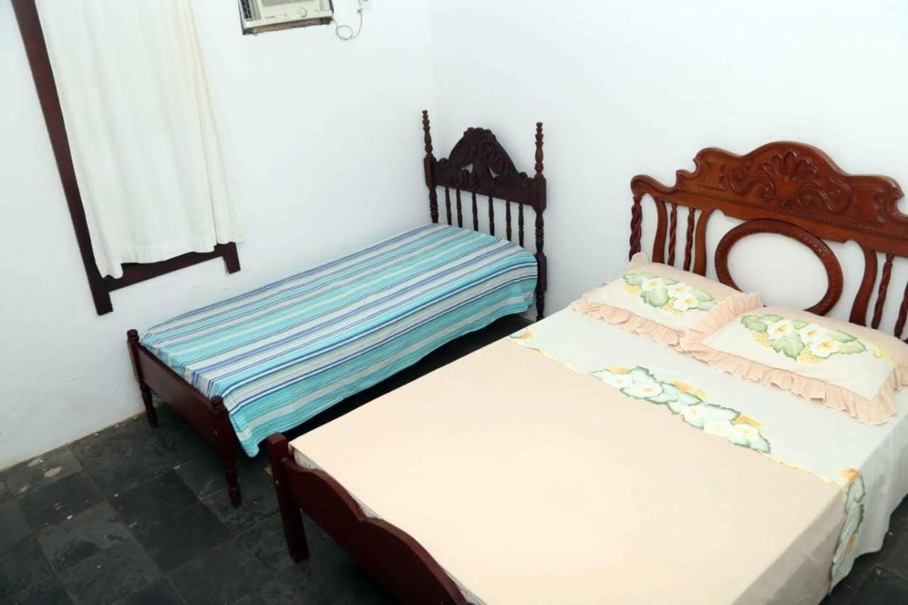 Eight-Bedroom House photo 1