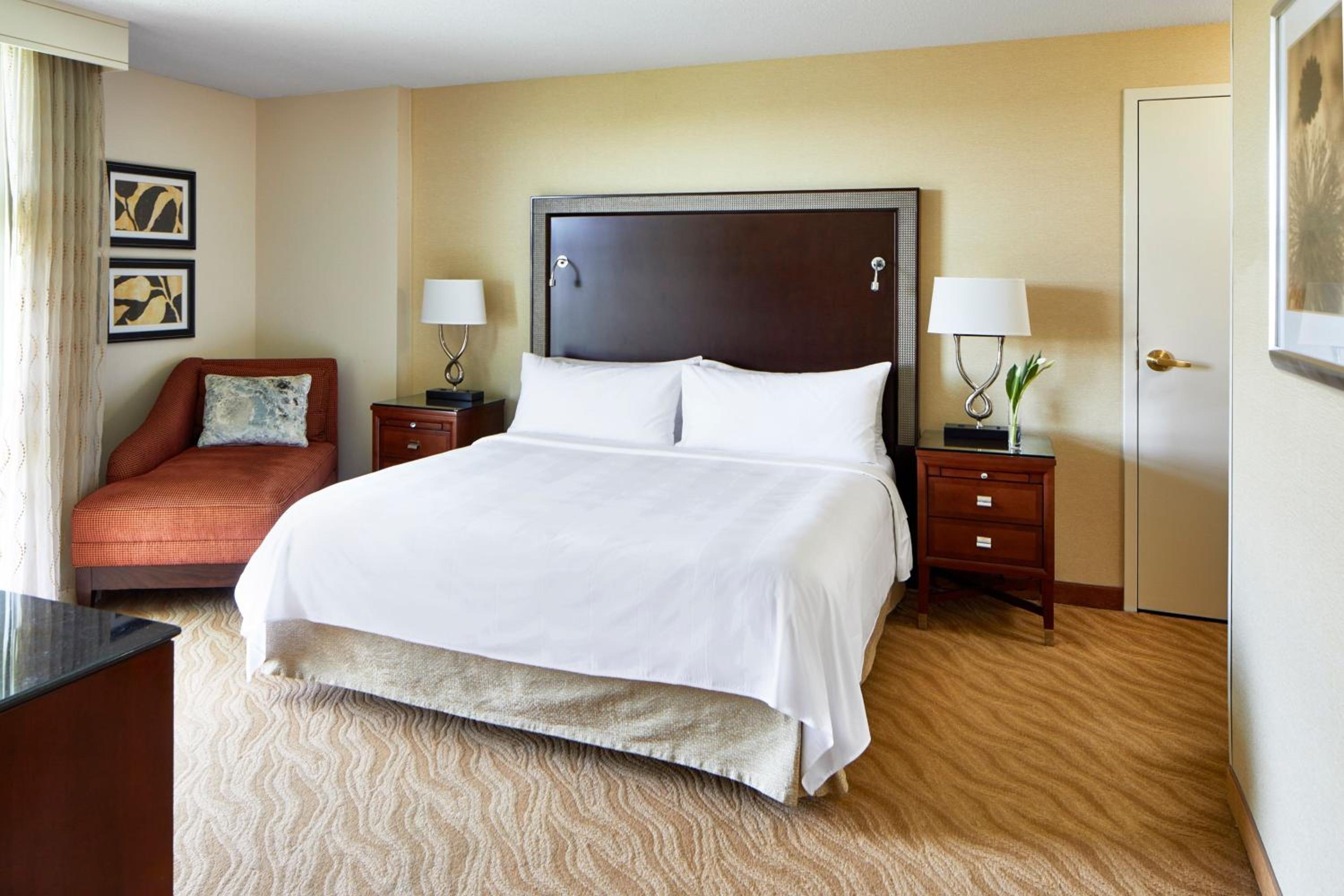Concierge level, 1 Bedroom Junior Suite, 1 King photo 3