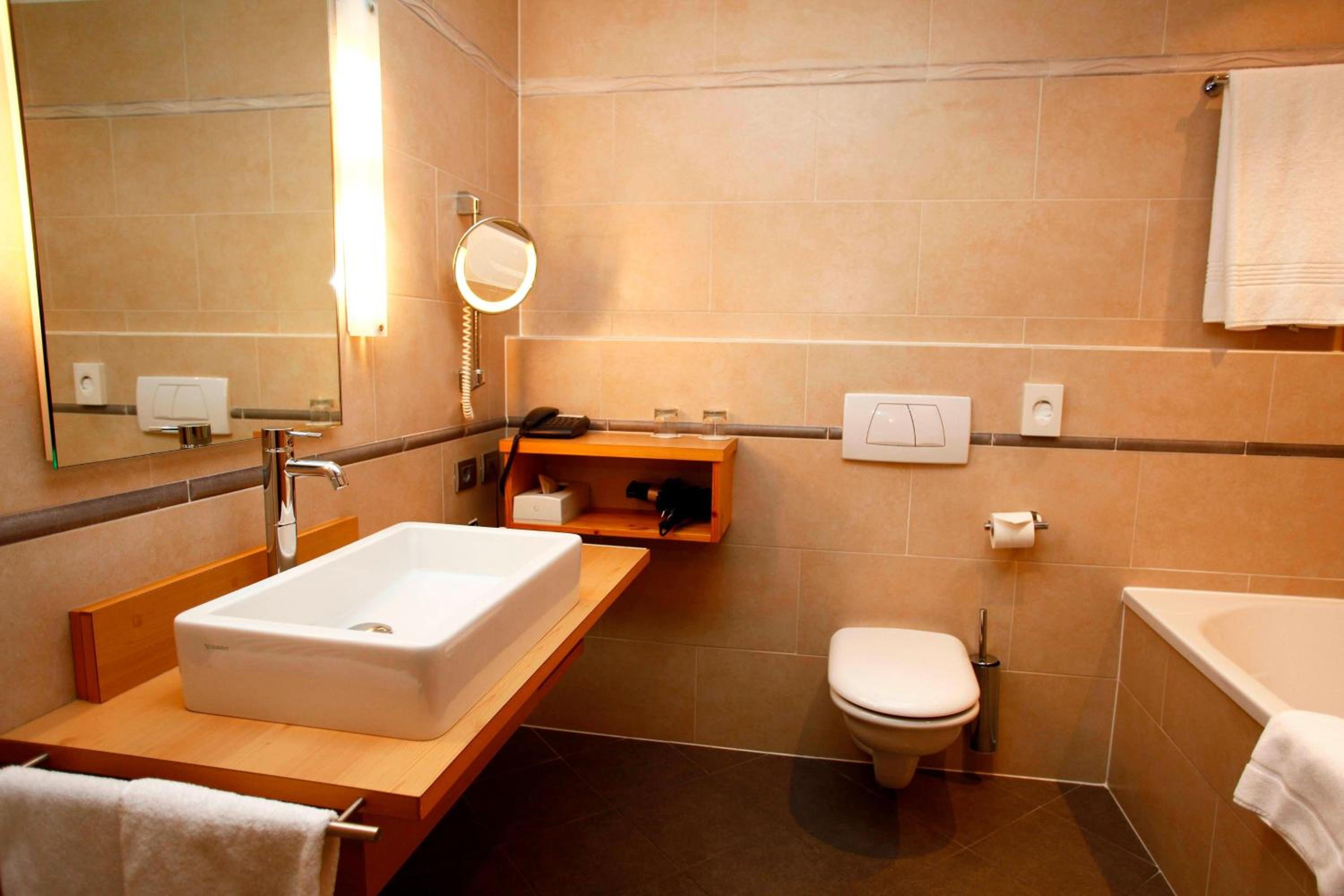 Tyrolean King Suite photo 3