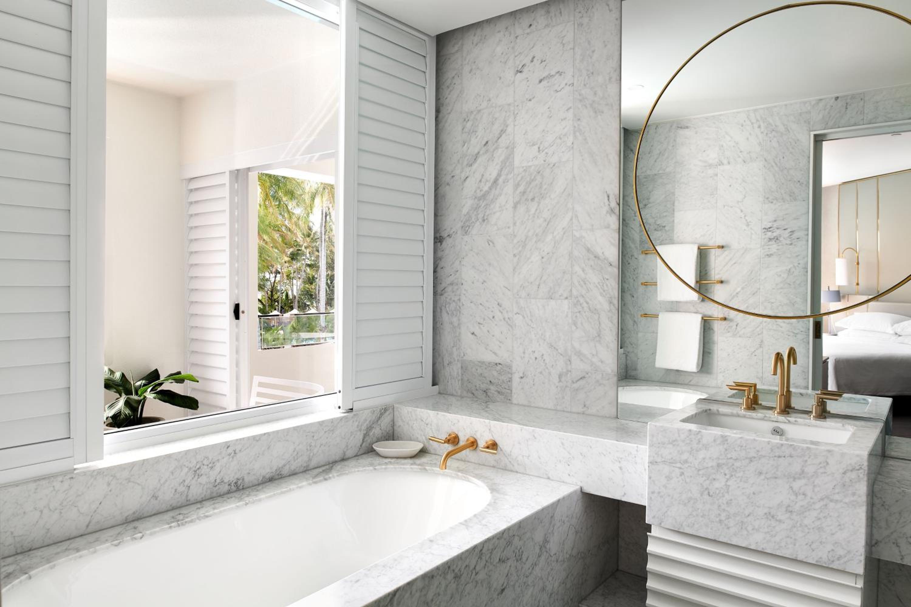 1 Bedroom Presidential Suite, 1 King, Lagoon view thumbnail 6