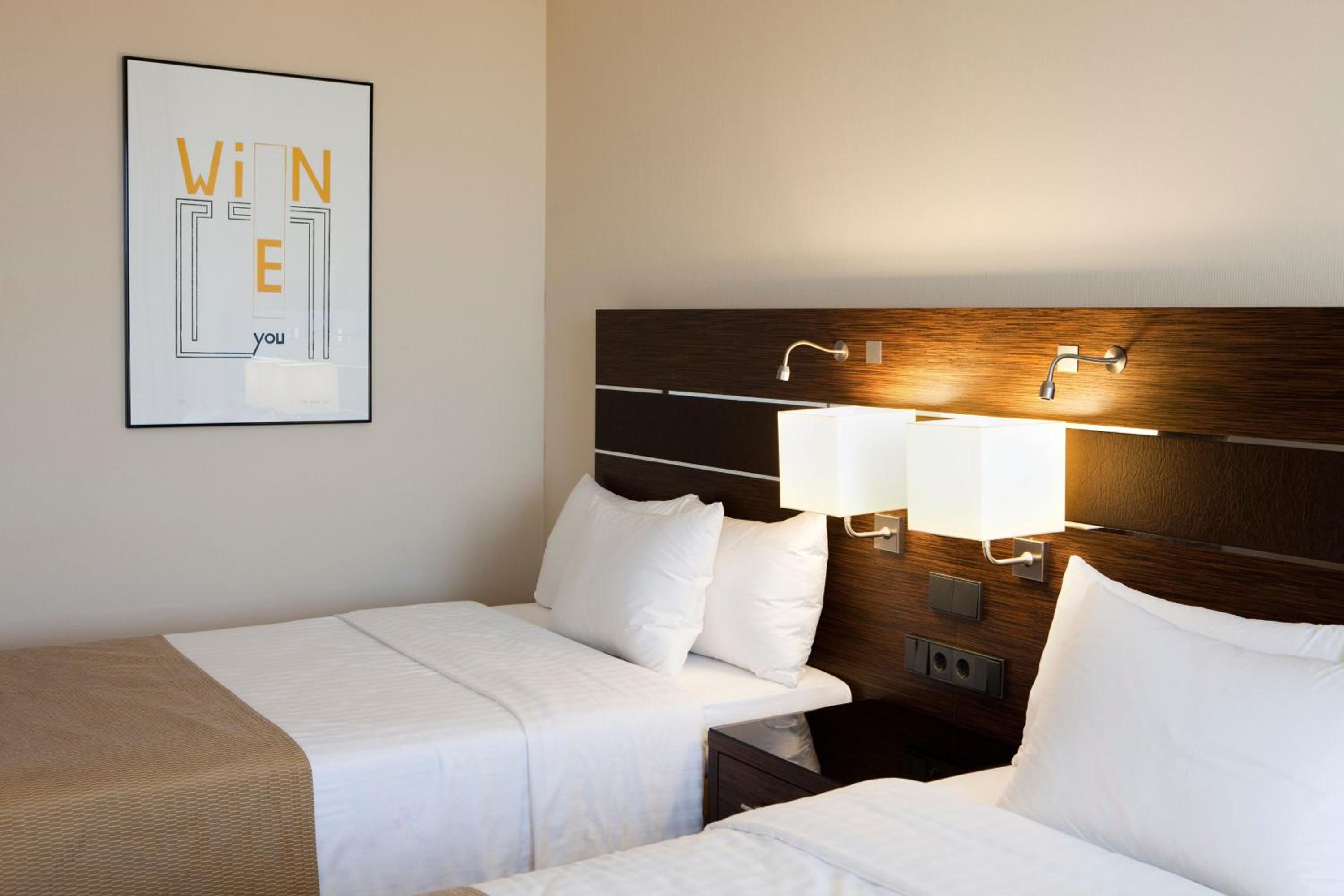 Deluxe Twin Room photo 3