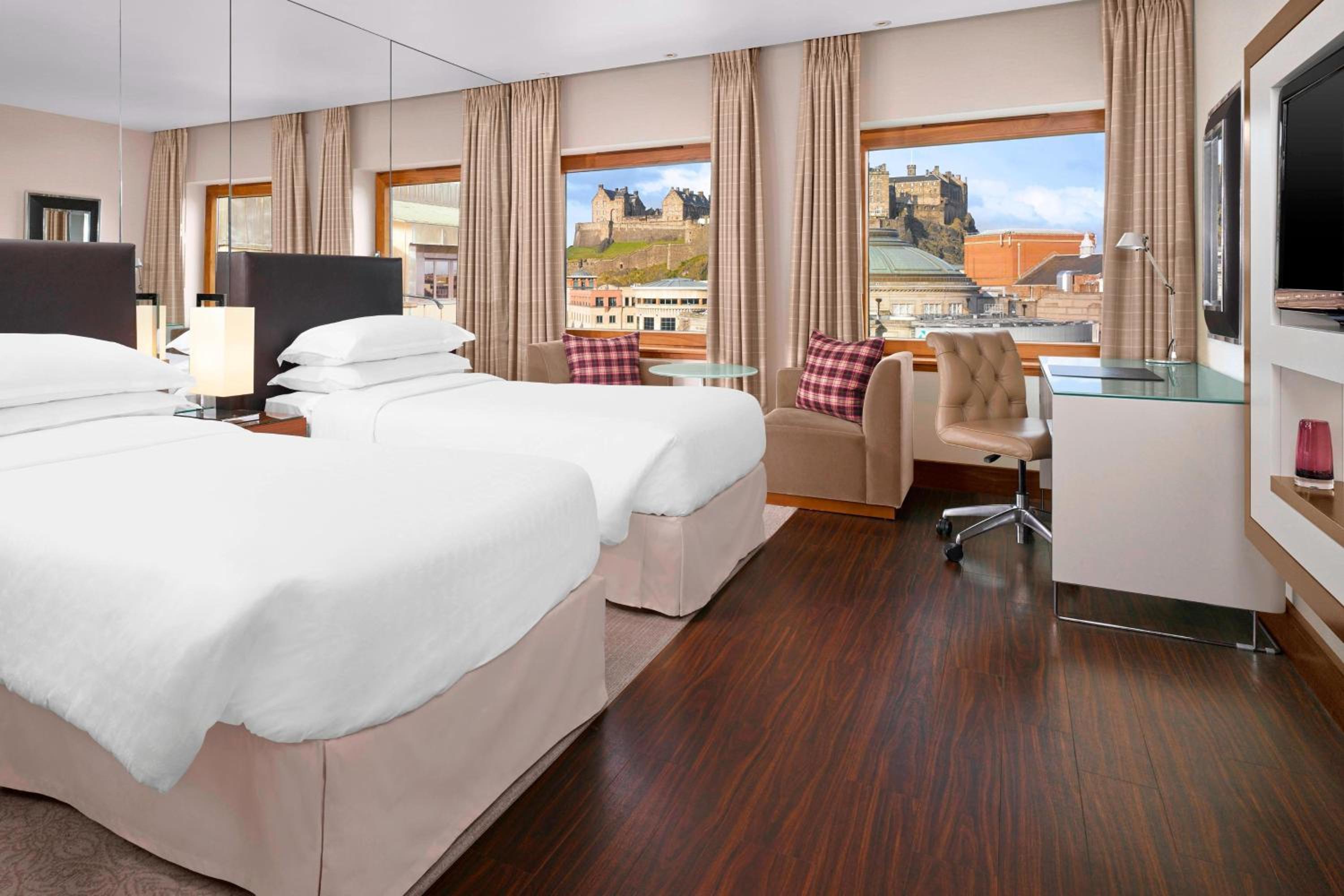 Castle Club Room, Club Lounge Access, 2 Twin - City View