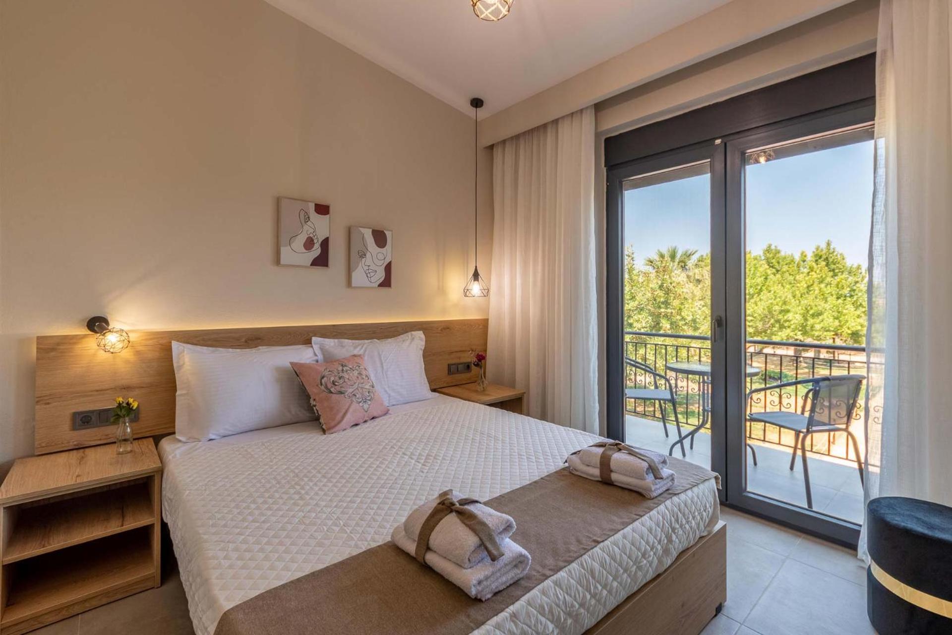 Deluxe Double Room with Balcony photo 3