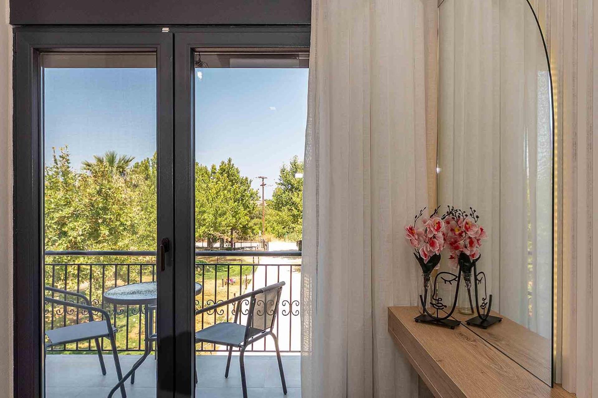 Deluxe Double Room with Balcony photo 2