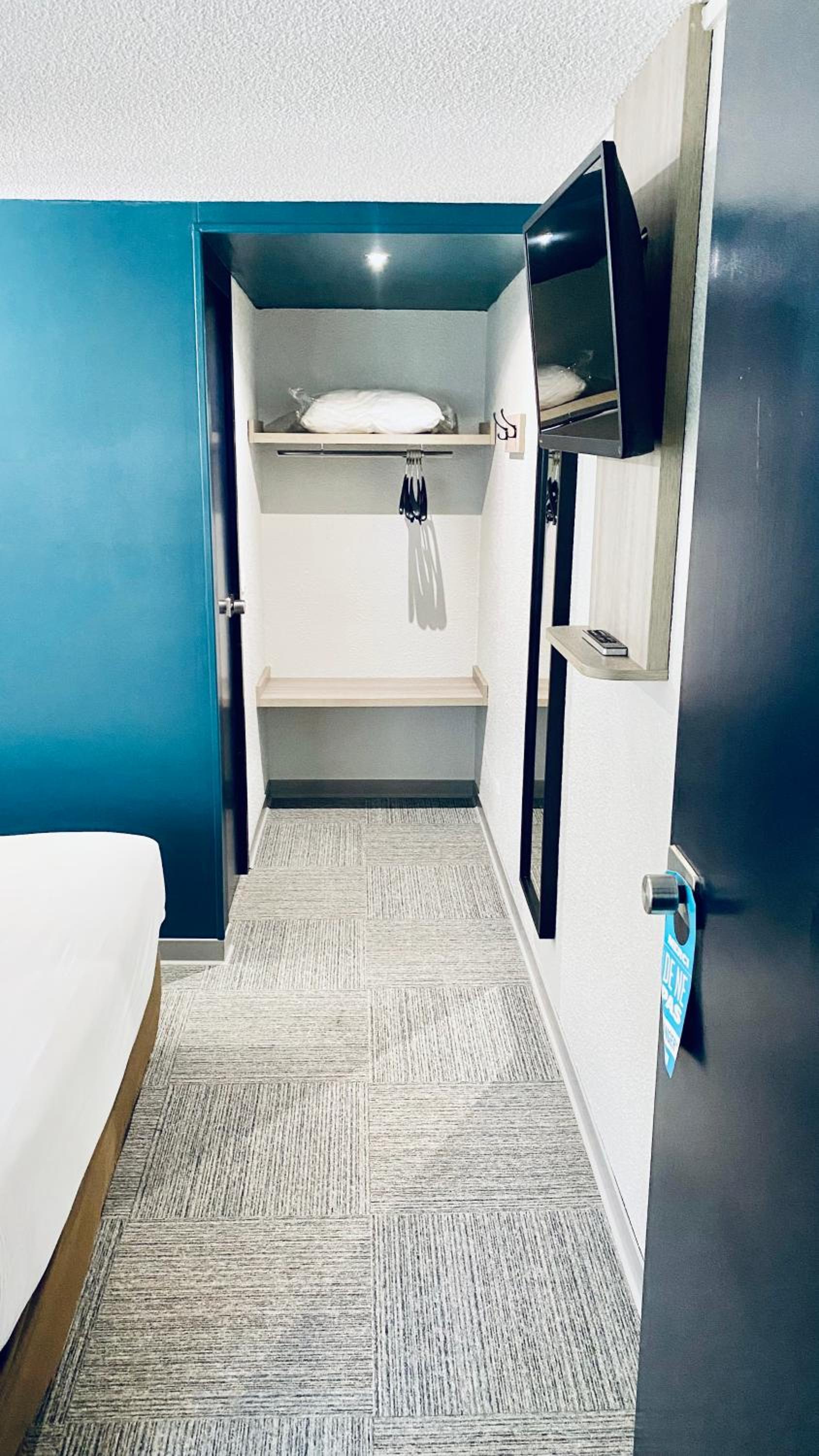 Double Room - Photo 16
