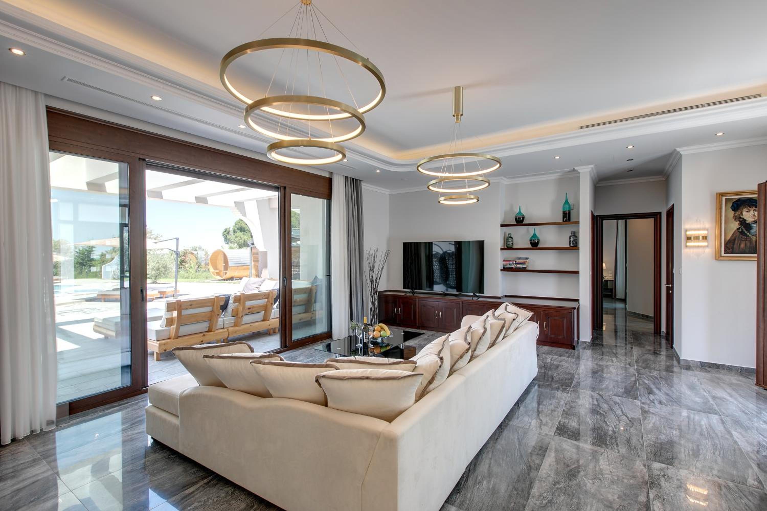 Three-Bedroom Villa photo 1
