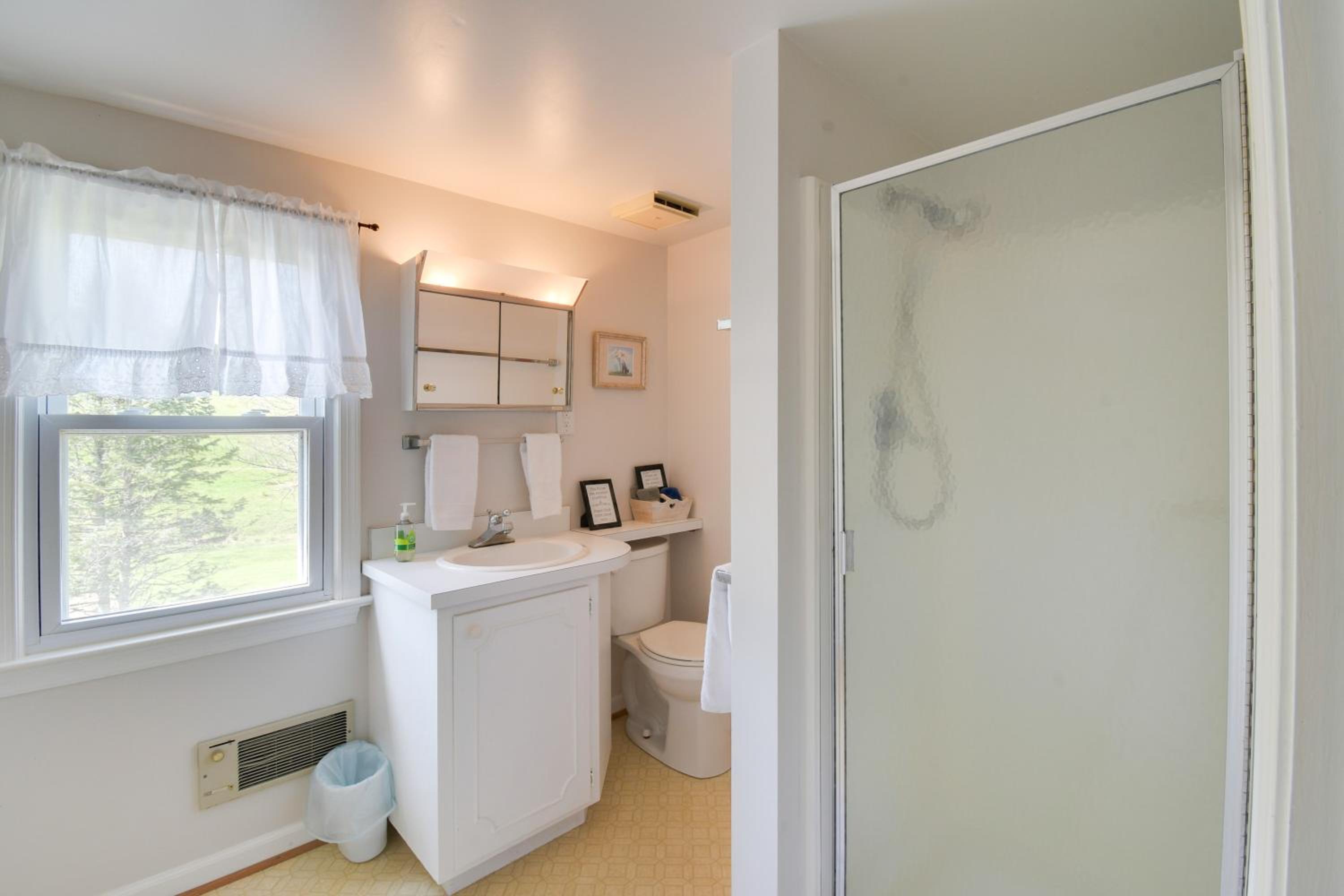 Three-Bedroom House photo 2