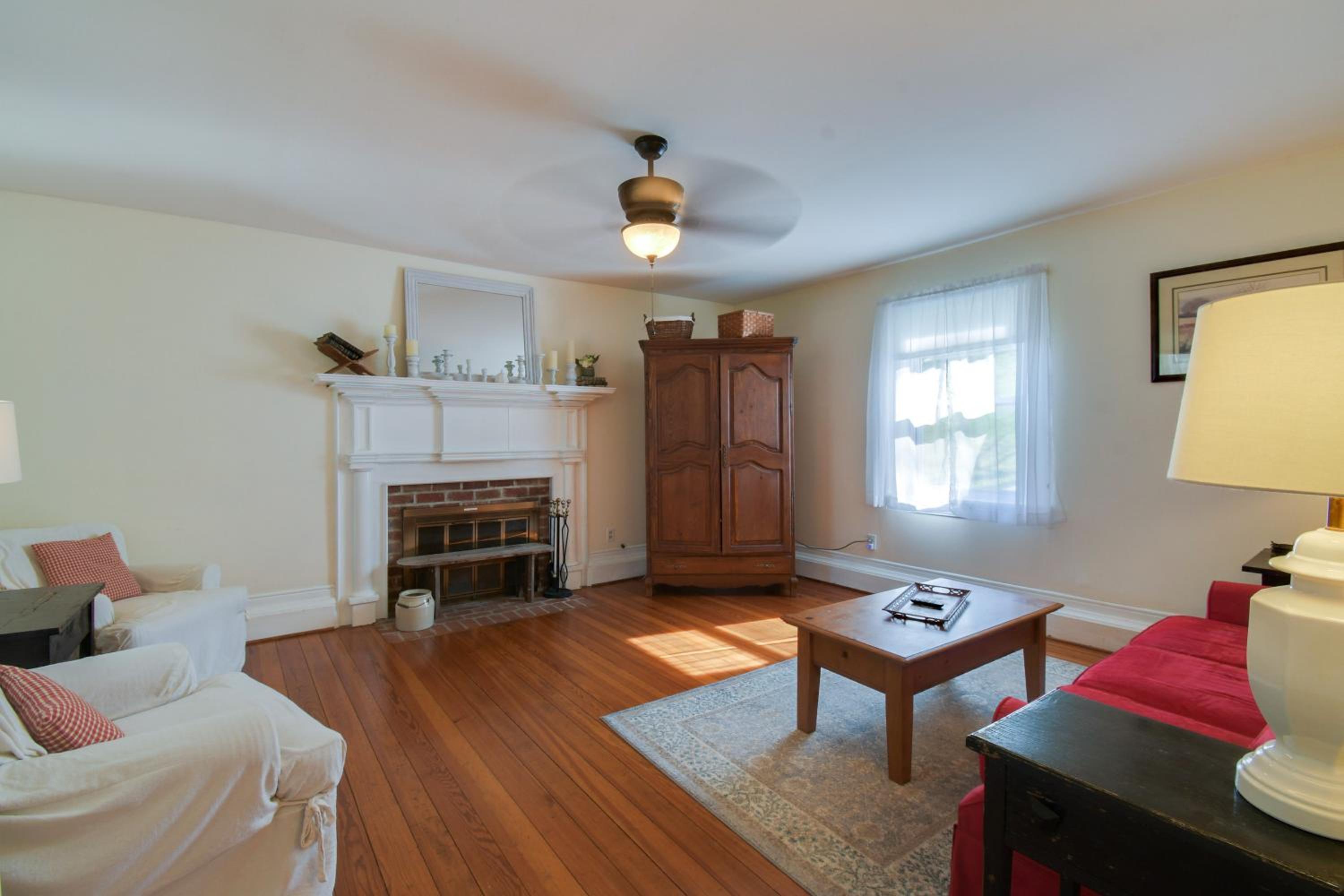 Three-Bedroom House photo 1
