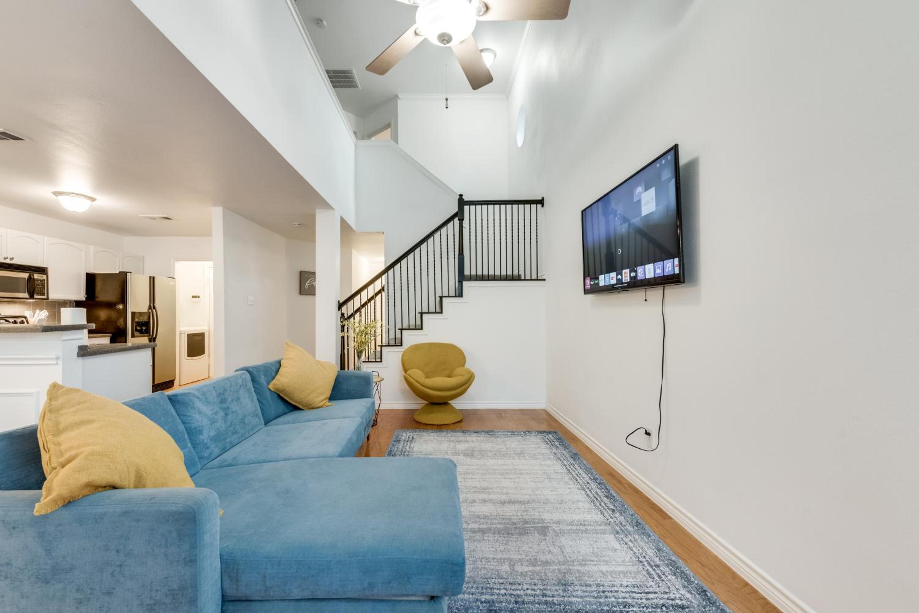 Three-Bedroom House photo 2