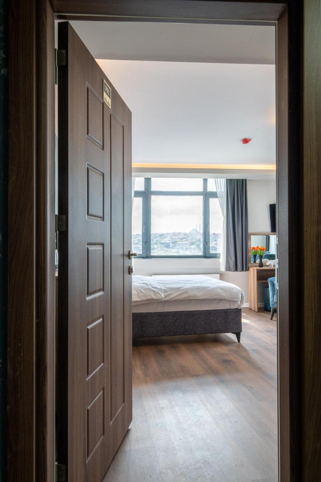 Deluxe Double Room with Sea View photo 3