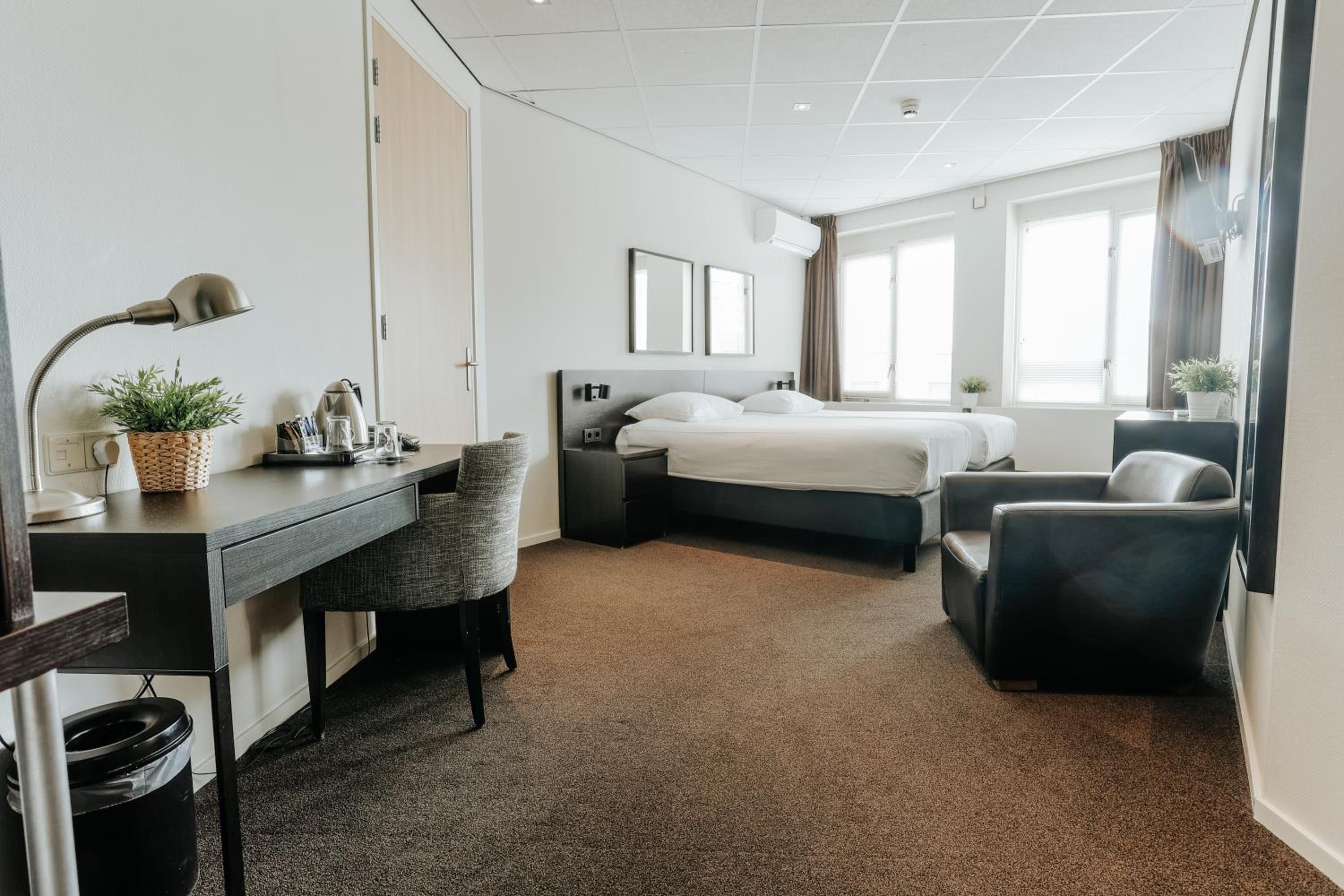 Standard Twin Room - Photo 5