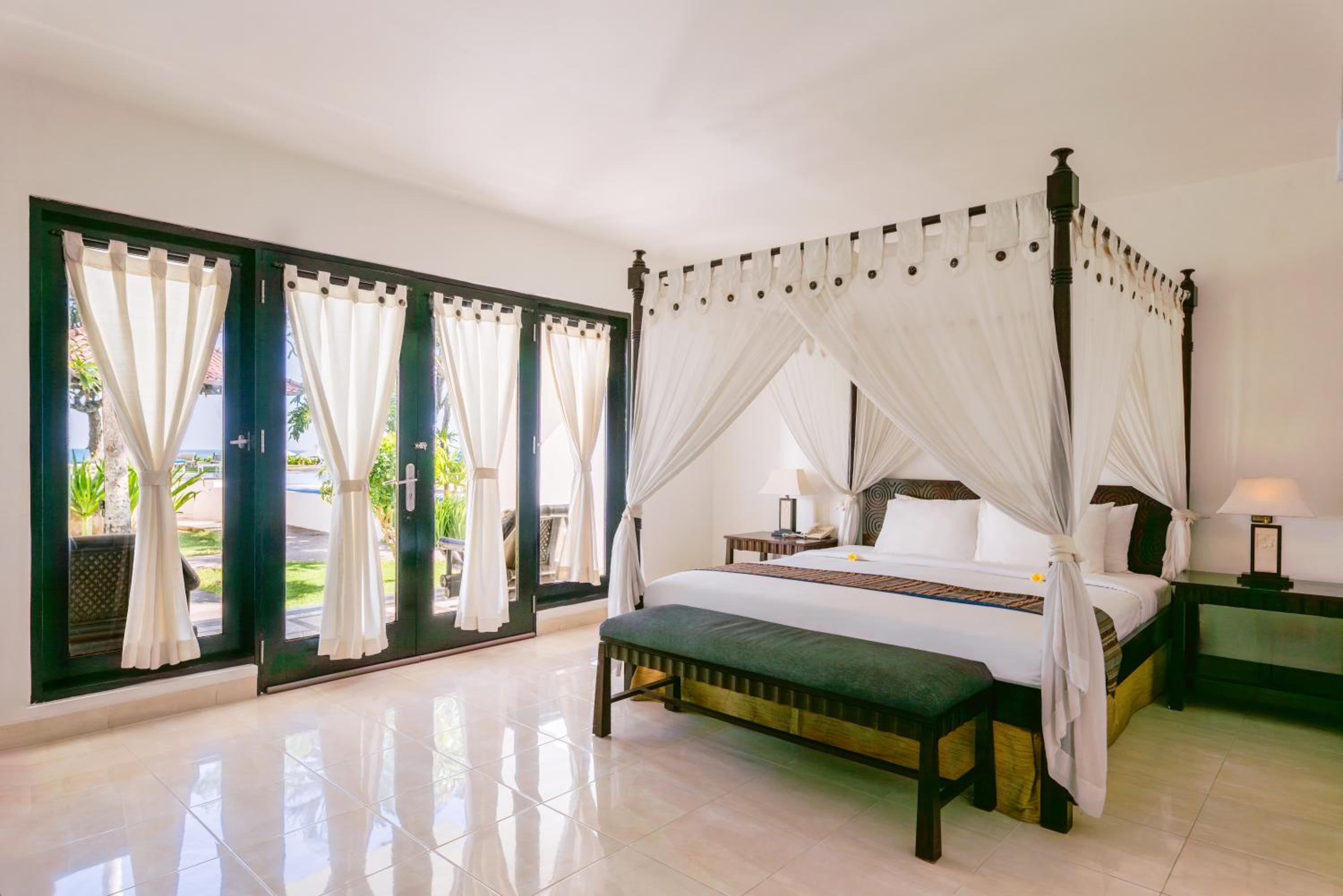 Beachfront Deluxe Double Room - Photo 1
