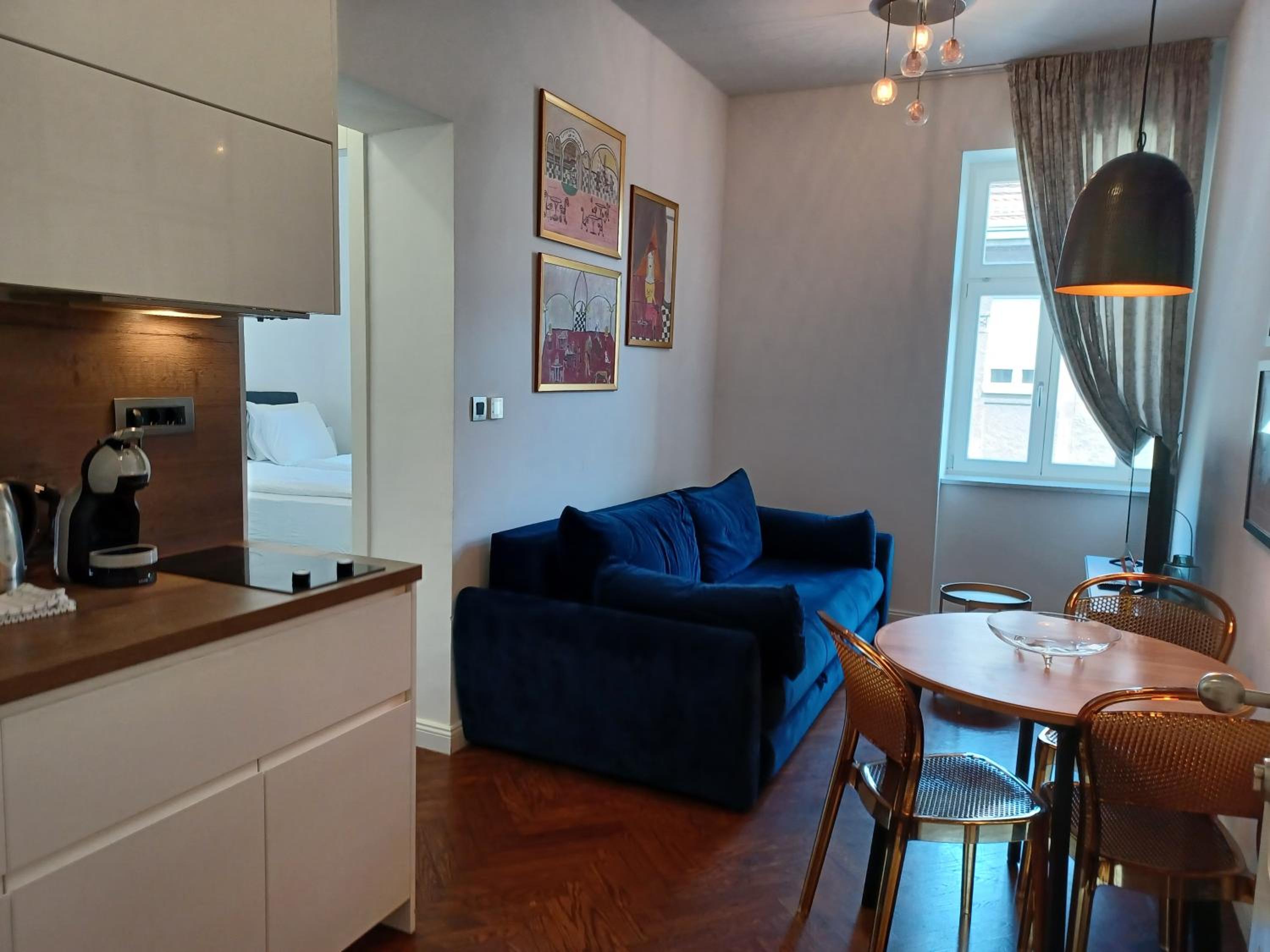 One-Bedroom Apartment
