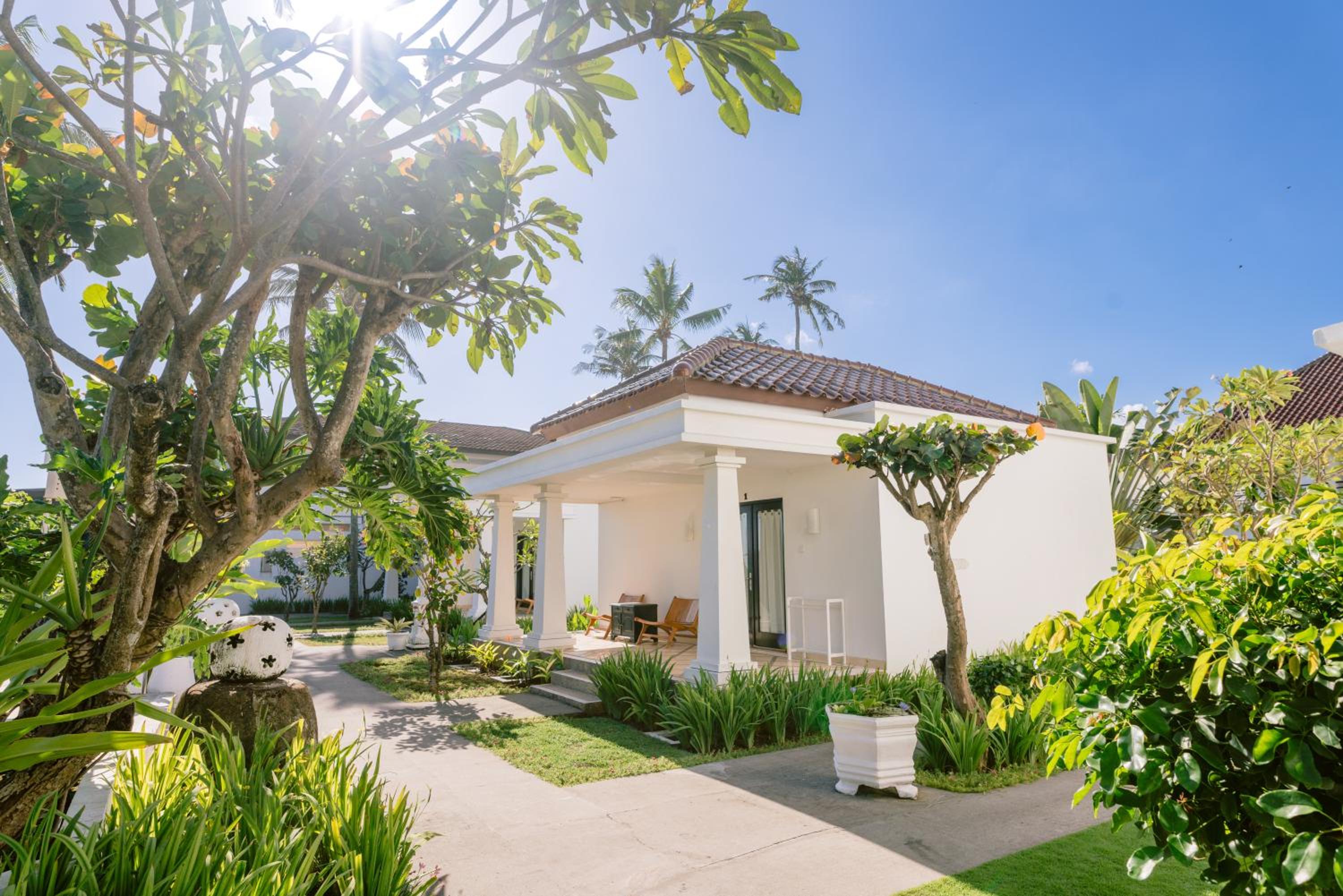 Beach Front Cottage - Photo 2