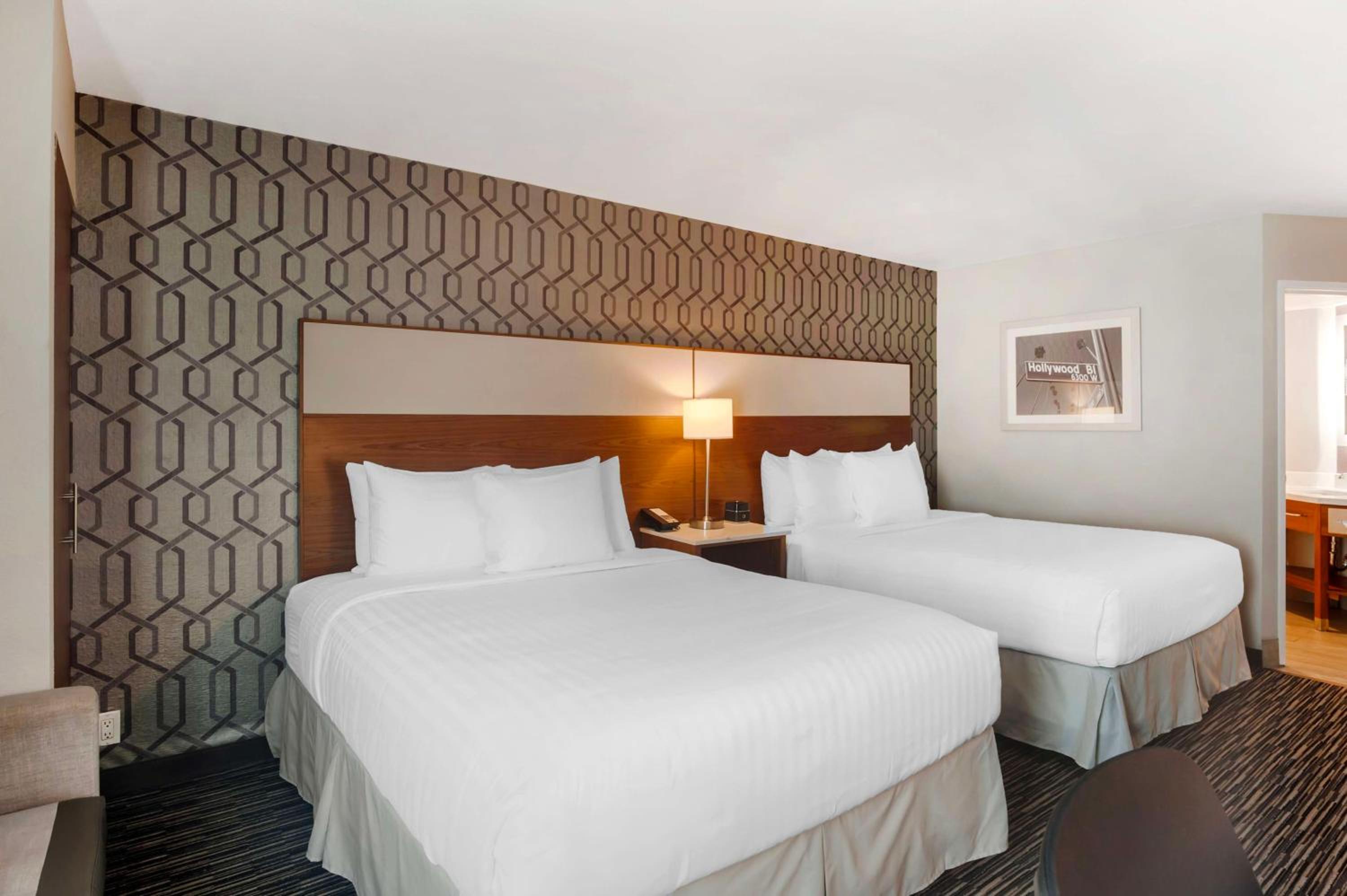 Queen Room with Two Queen Beds - Non-Smoking
