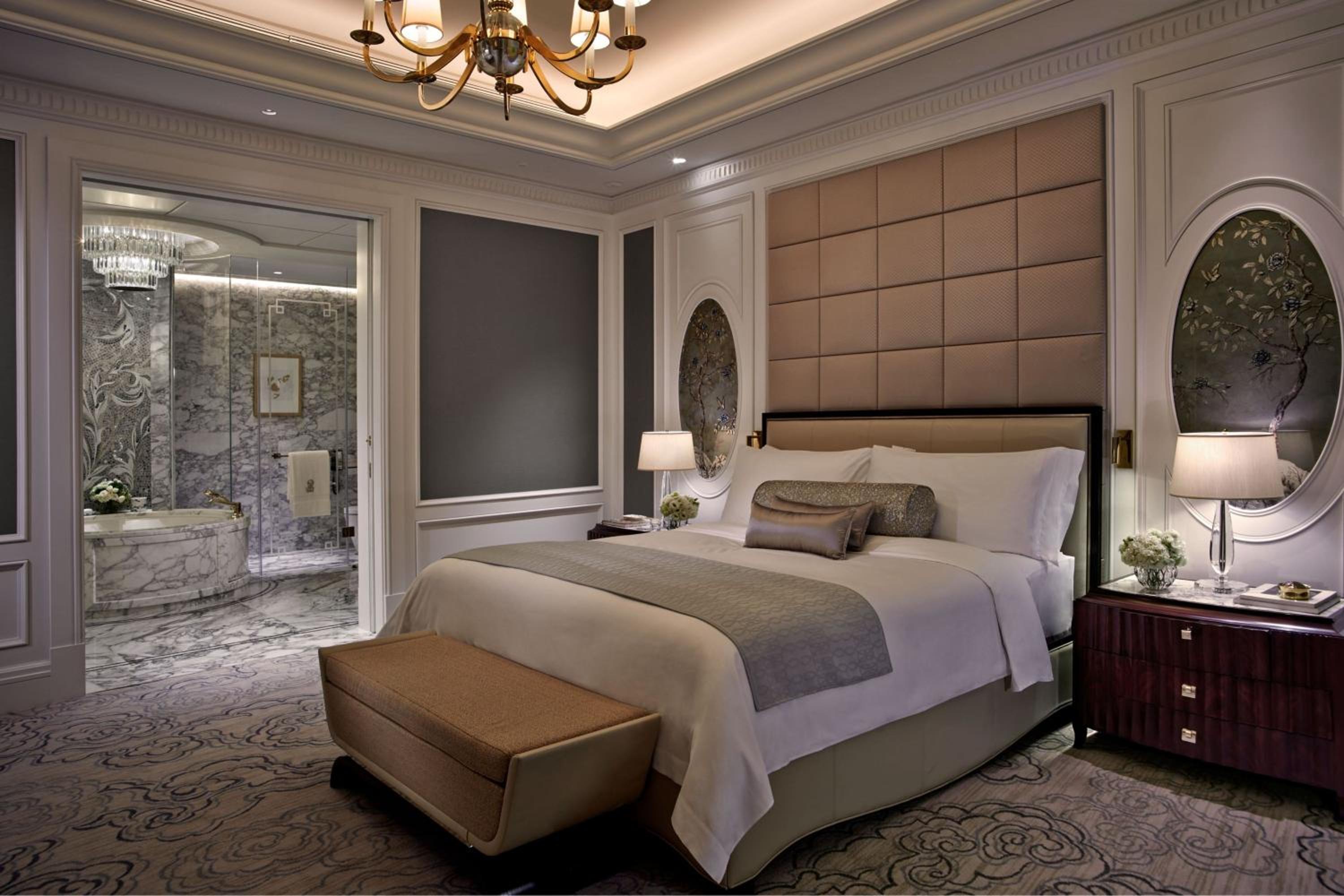 Carlton Suite