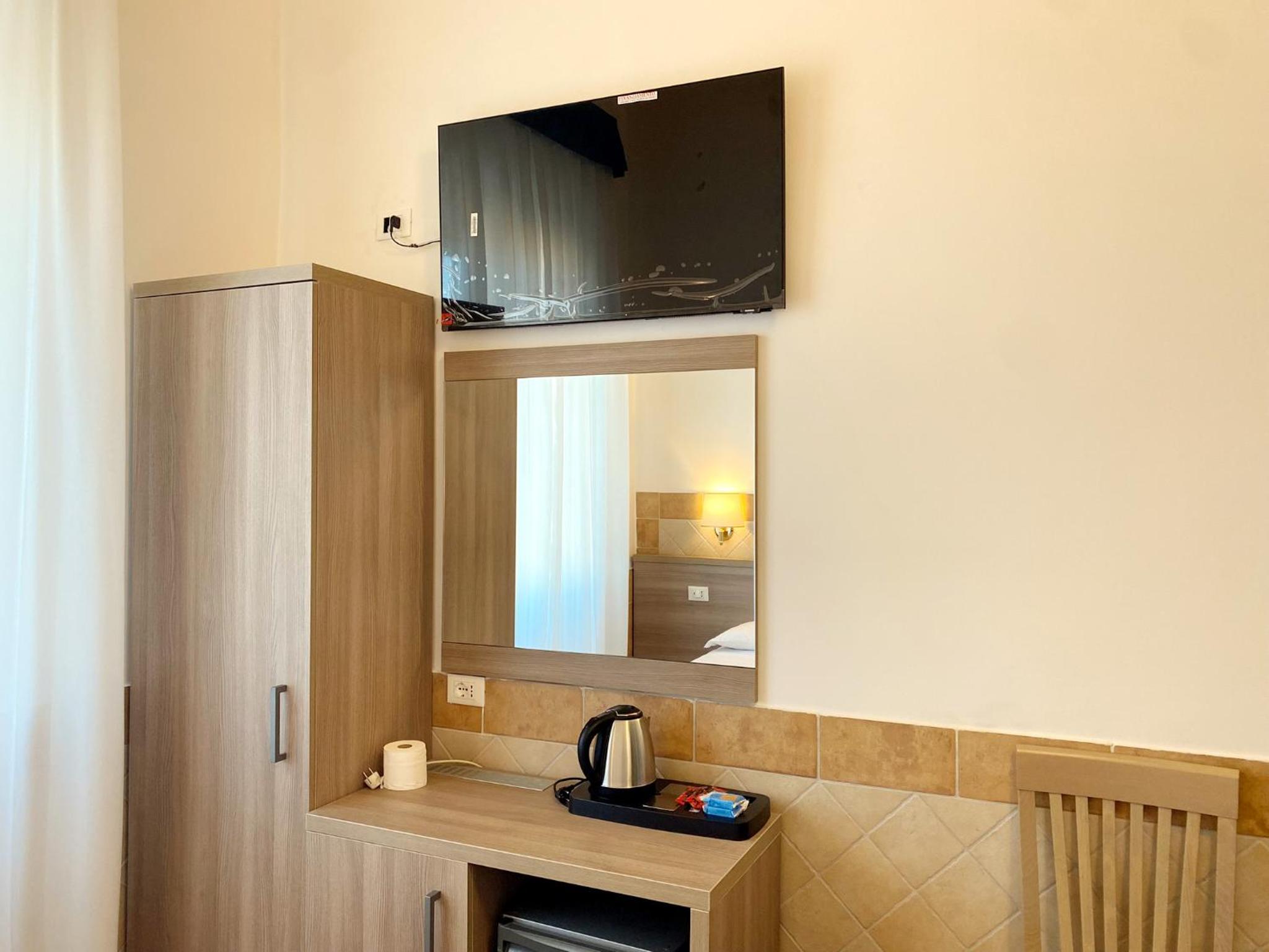 Family Room with Private Bathroom photo 2