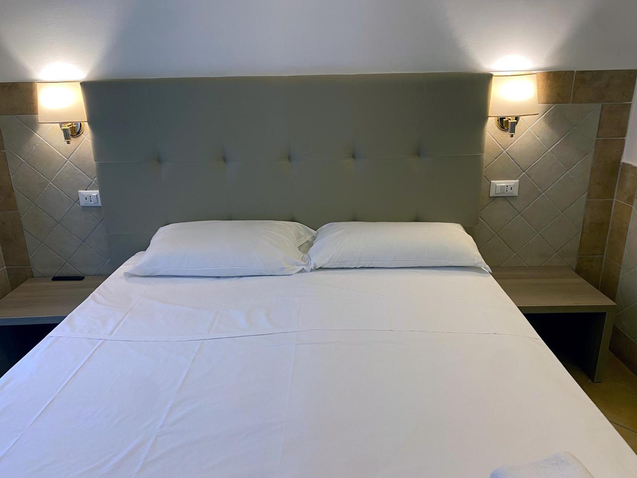 Double Room with Private Bathroom photo 2